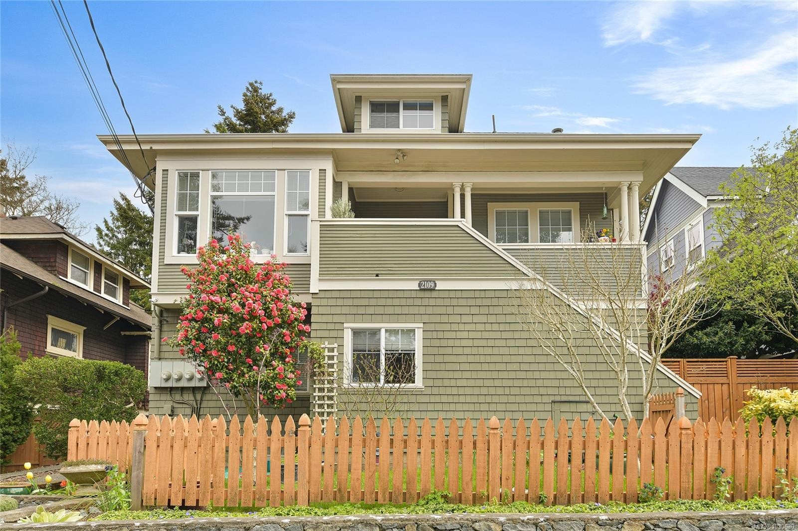 4-2109 Chambers St, Victoria, BC - Outdoor