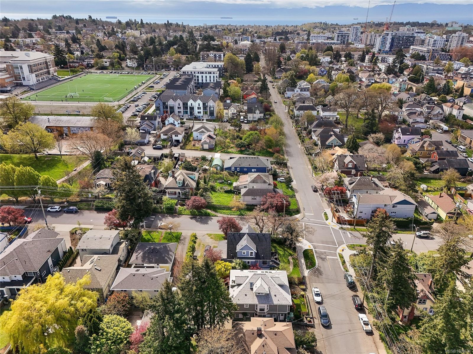 4-2109 Chambers St, Victoria, BC - Outdoor With View
