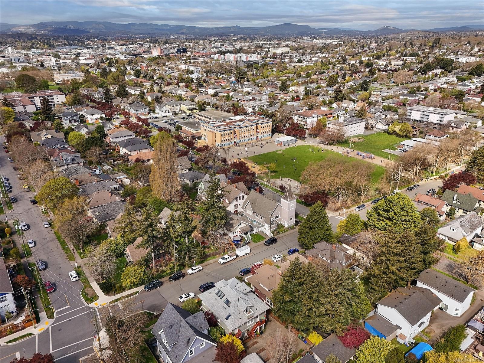 4-2109 Chambers St, Victoria, BC - Outdoor With View