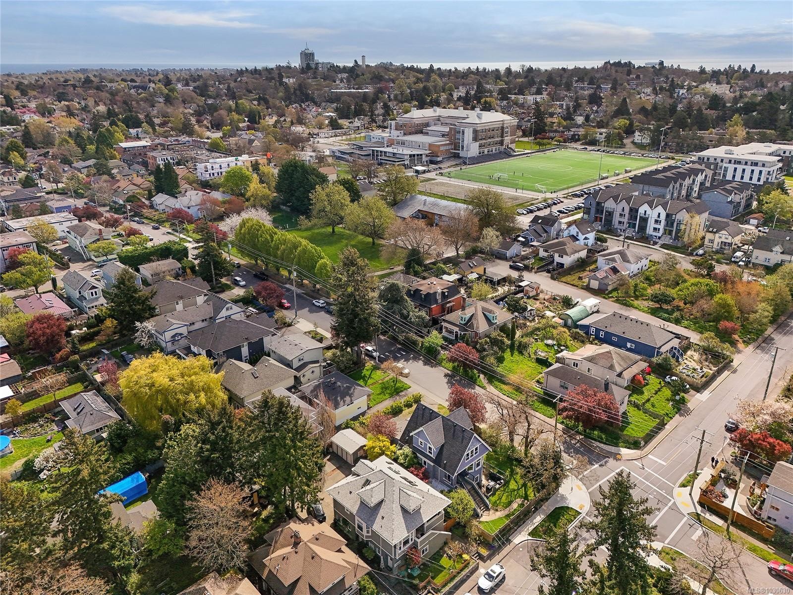 4-2109 Chambers St, Victoria, BC - Outdoor With View