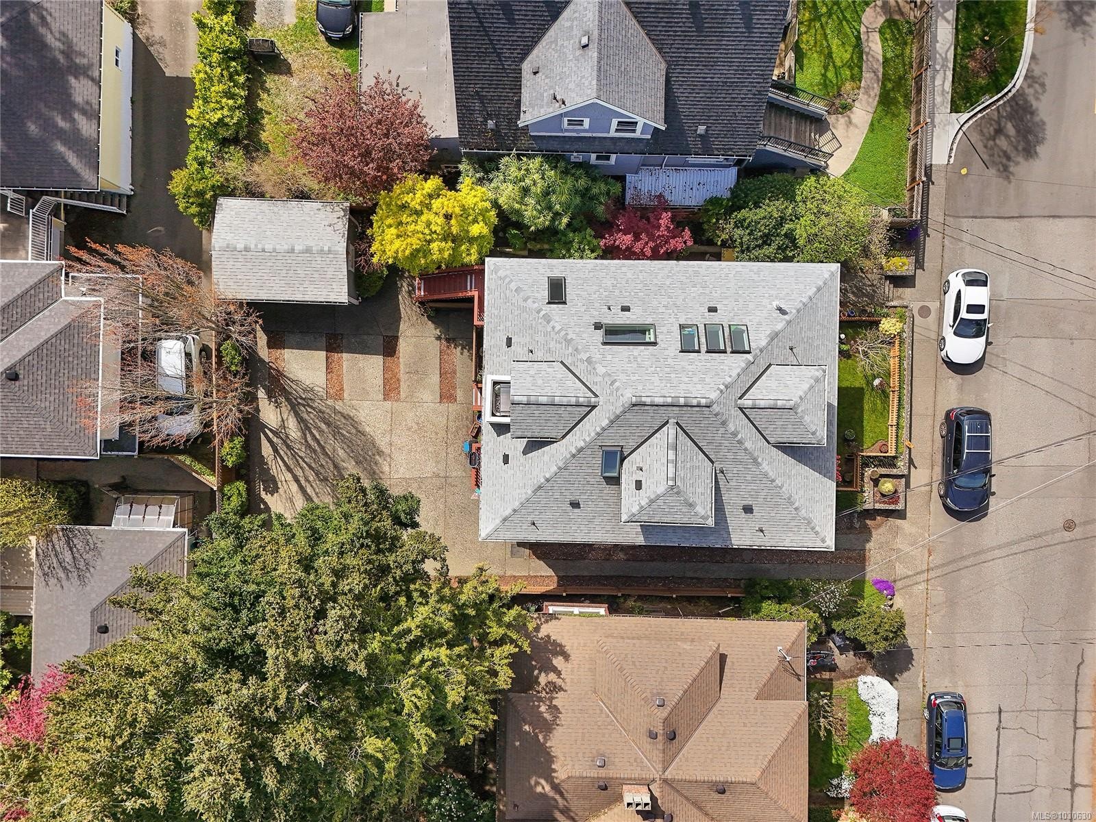 4-2109 Chambers St, Victoria, BC - Outdoor