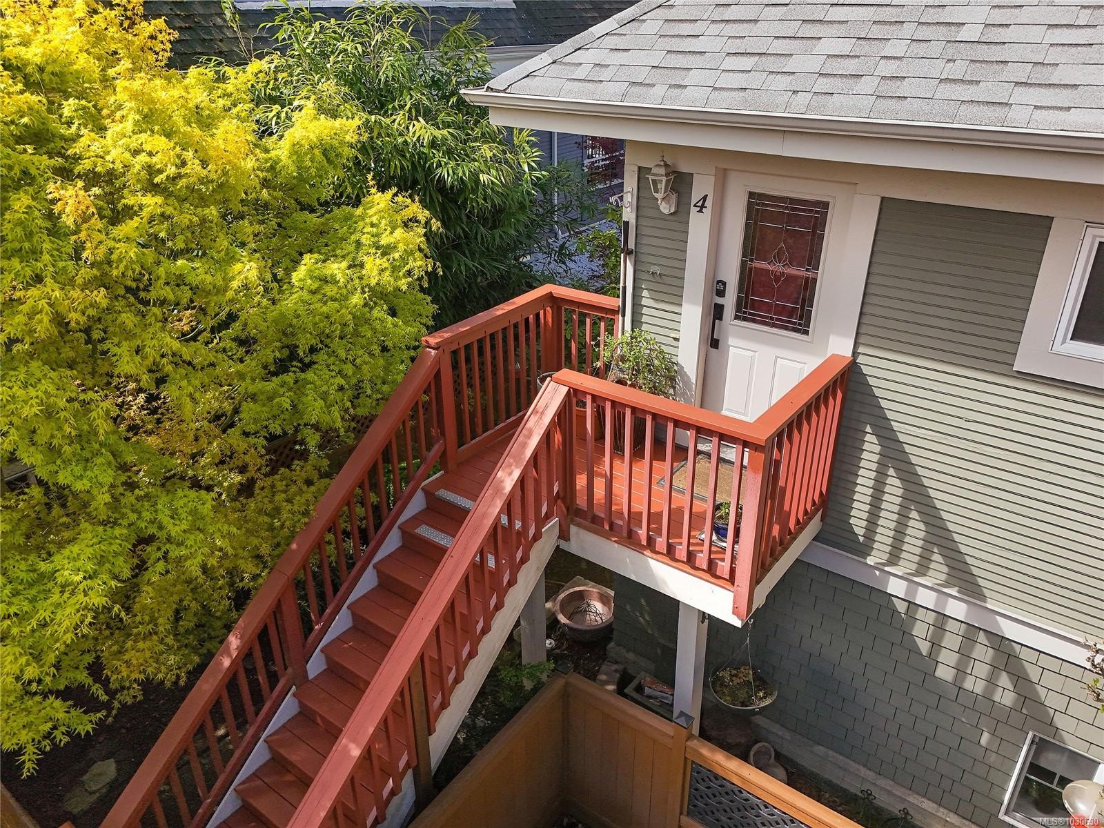 4-2109 Chambers St, Victoria, BC - Outdoor With Exterior
