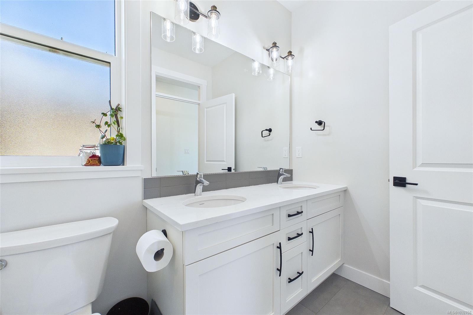 920 Craig Rd, Ladysmith, BC