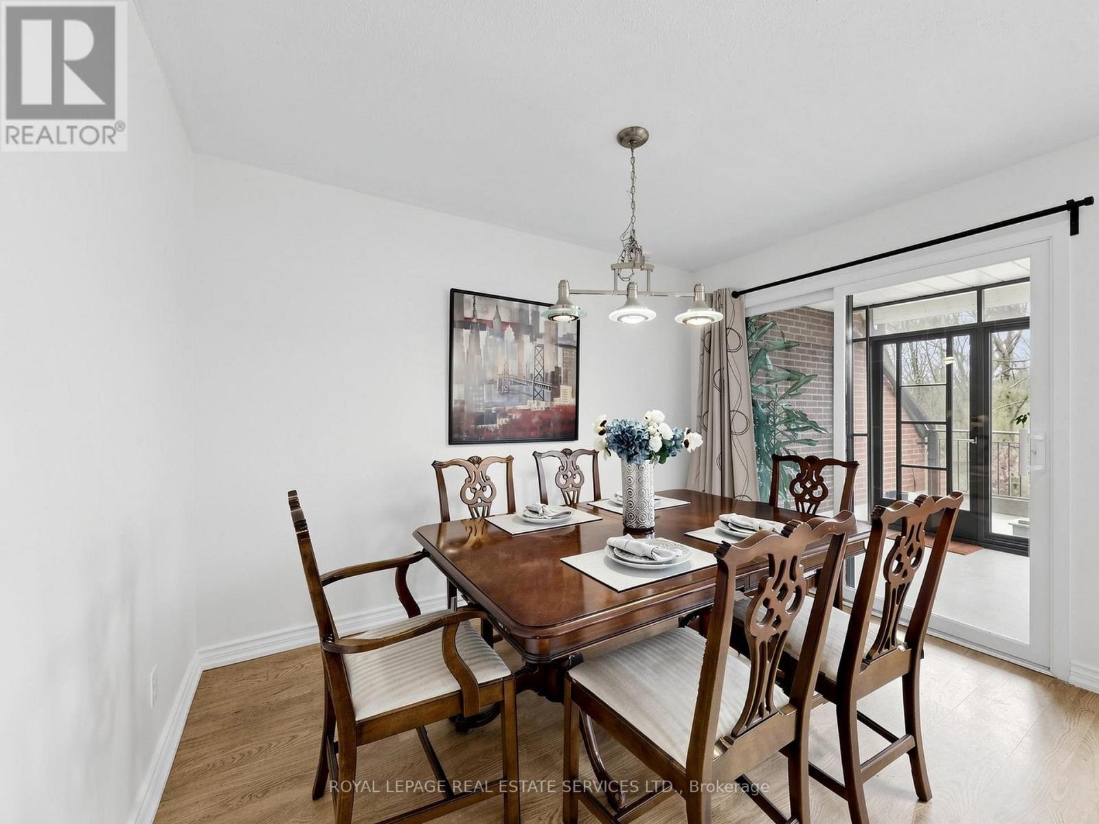 21 - 530 Falgarwood Drive, Oakville, ON - Indoor Photo Showing Dining Room