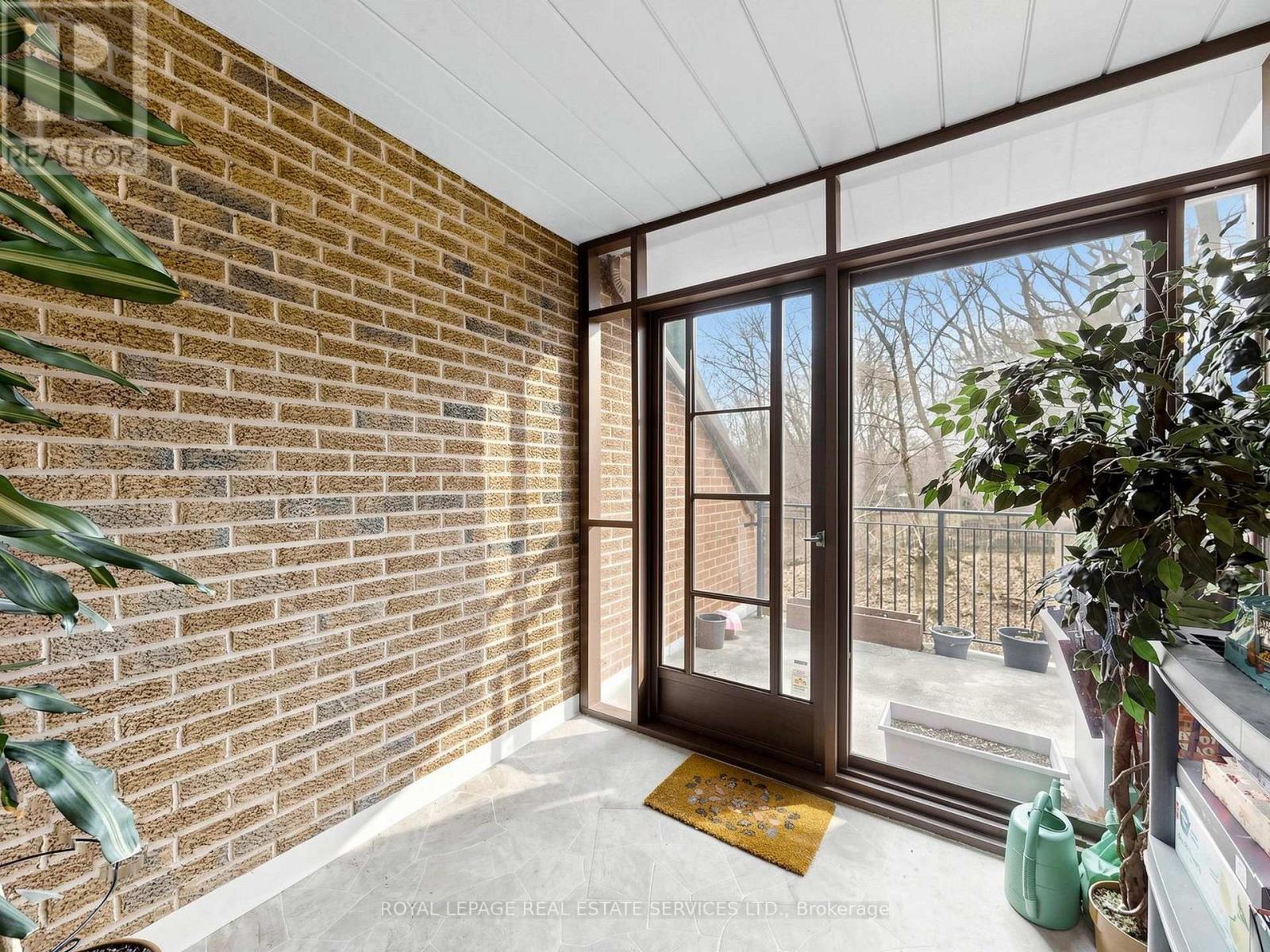 21 - 530 Falgarwood Drive, Oakville, ON - Photo Showing Other Room
