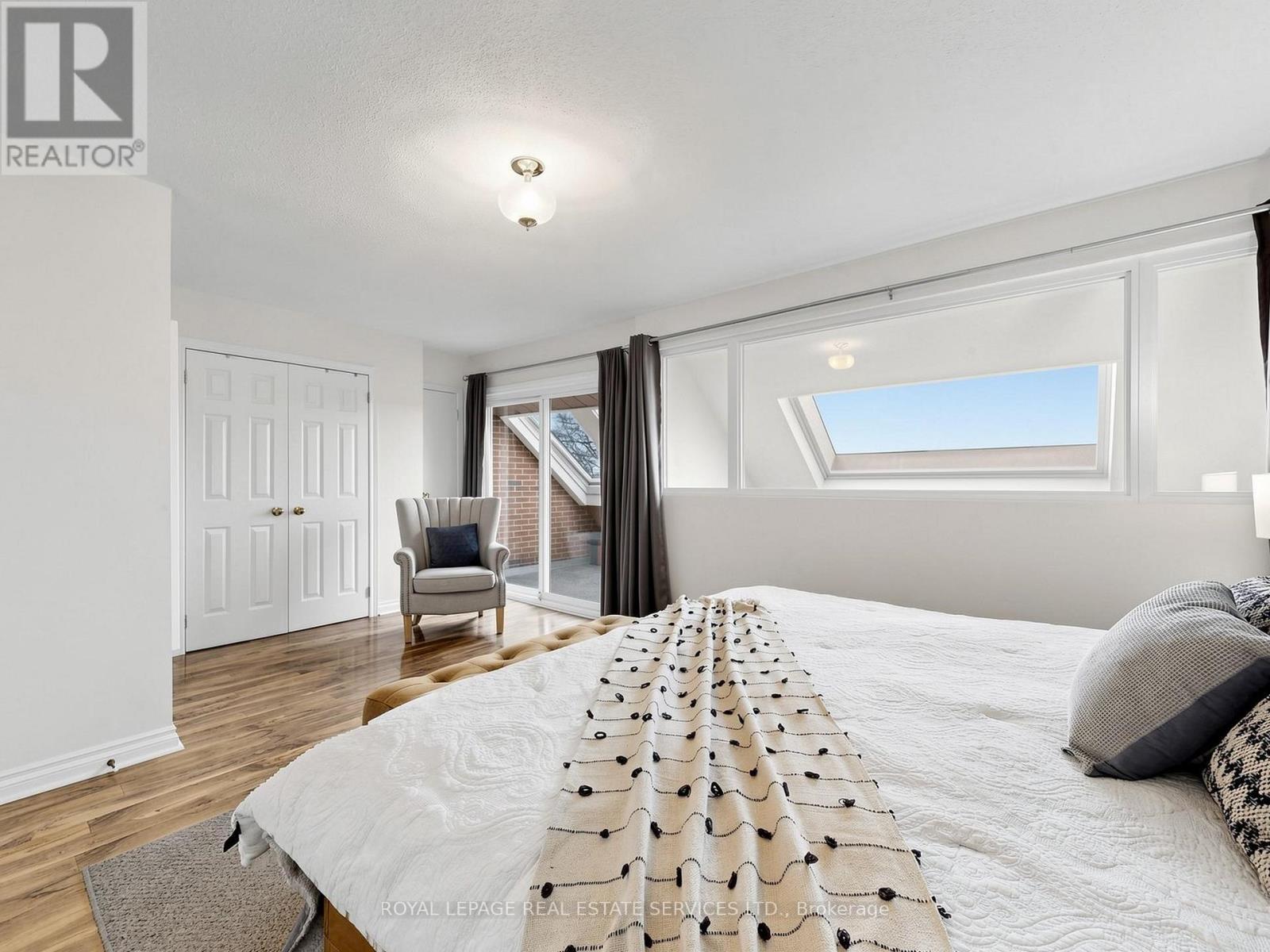 21 - 530 Falgarwood Drive, Oakville, ON - Indoor Photo Showing Bedroom