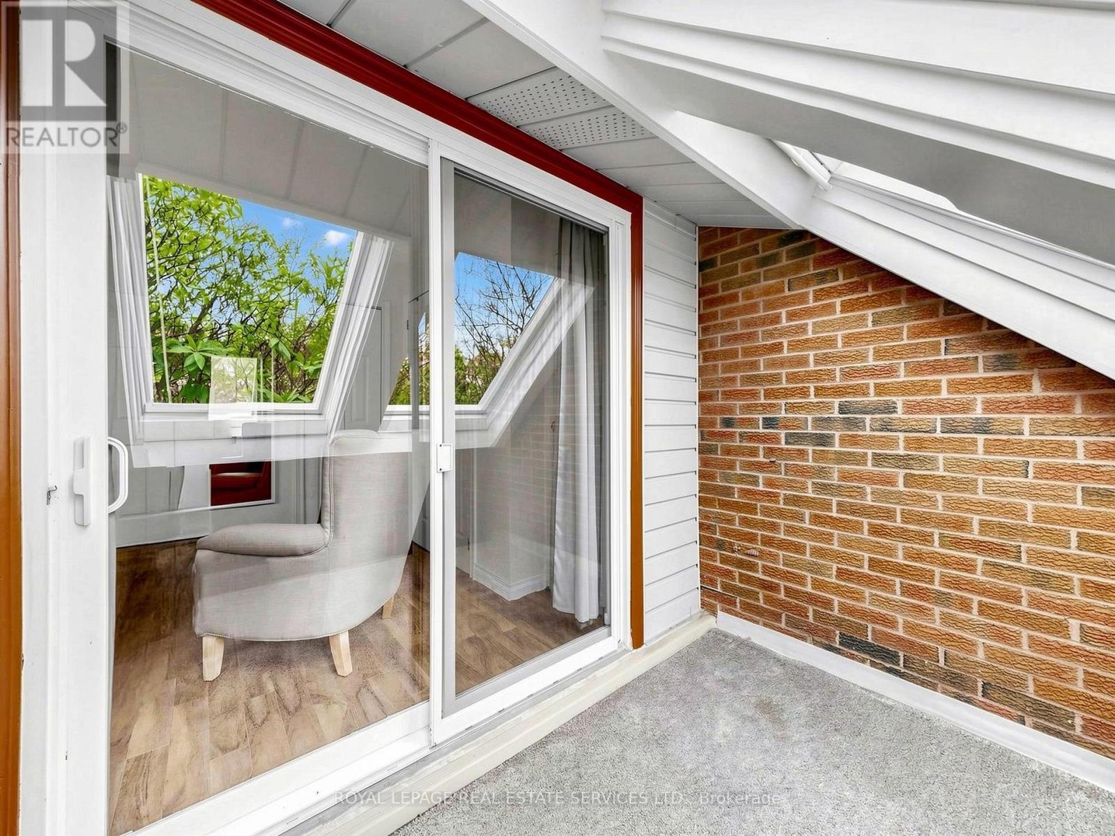 21 - 530 Falgarwood Drive, Oakville, ON - Outdoor With Exterior