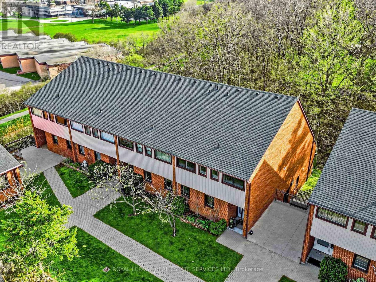 21 - 530 Falgarwood Drive, Oakville, ON - Outdoor