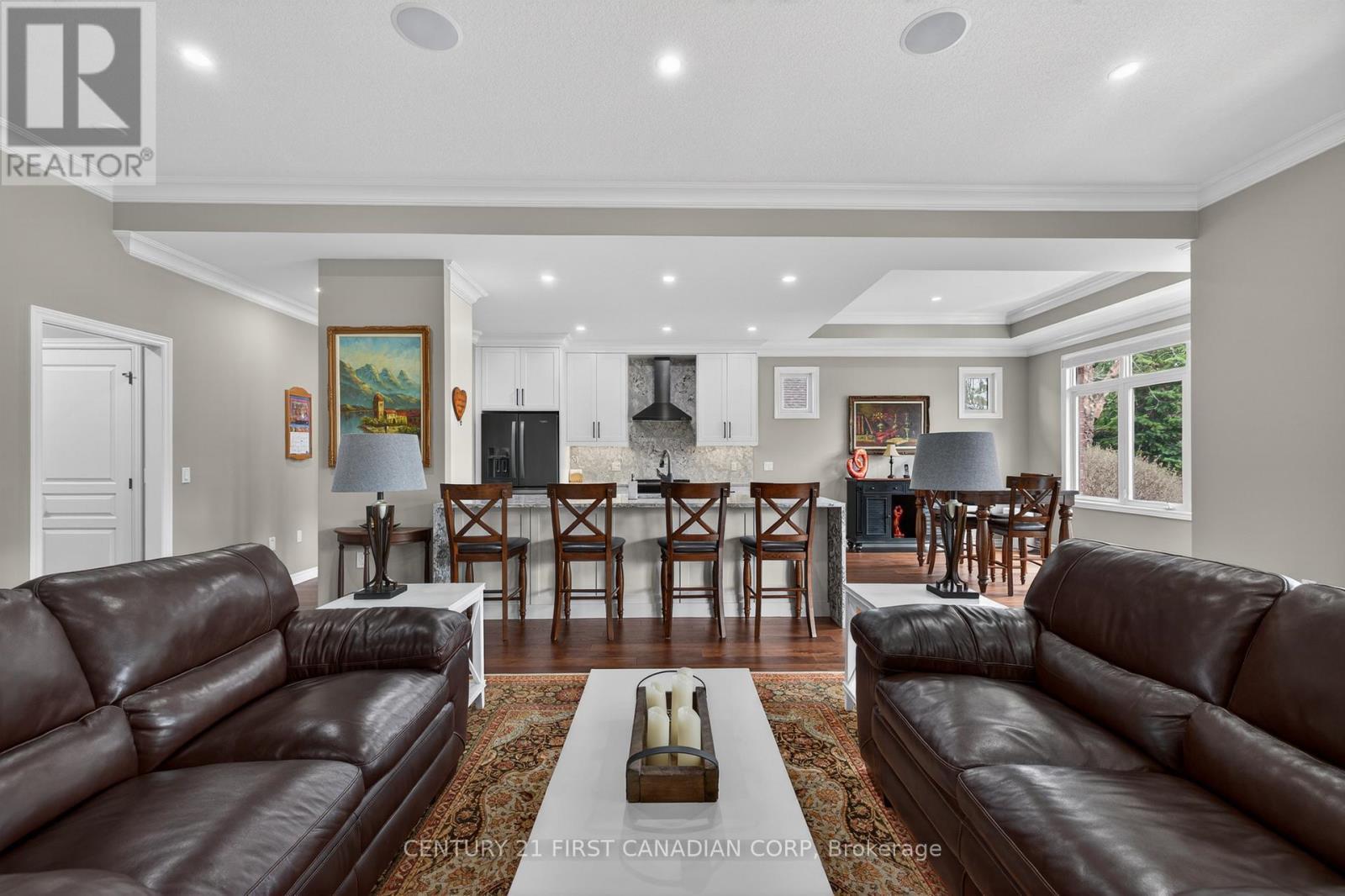 1307 Sandy Somerville Drive, London South (South A), ON - Indoor Photo Showing Living Room