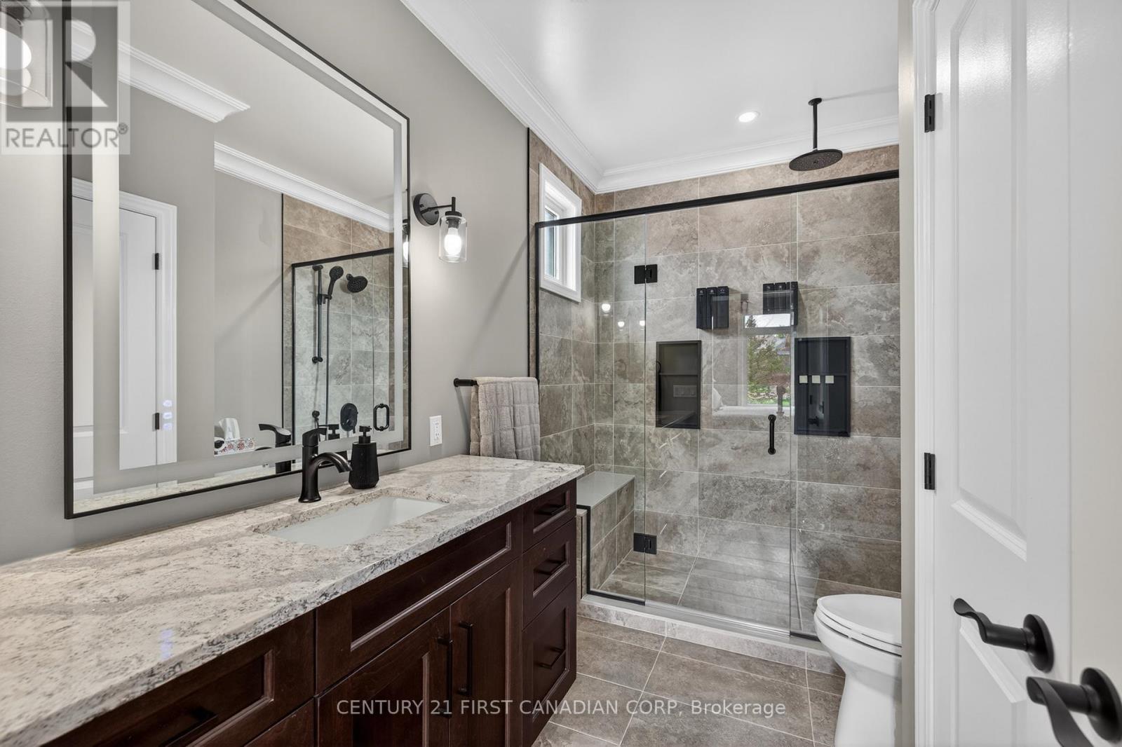 1307 Sandy Somerville Drive, London South (South A), ON - Indoor Photo Showing Bathroom