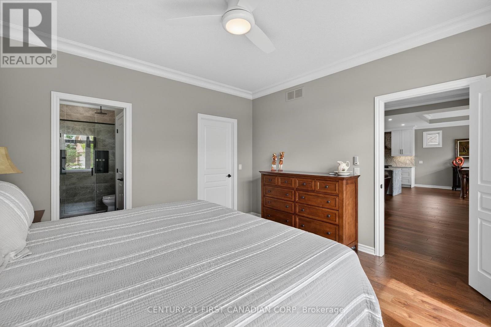 1307 Sandy Somerville Drive, London South (South A), ON - Indoor Photo Showing Bedroom
