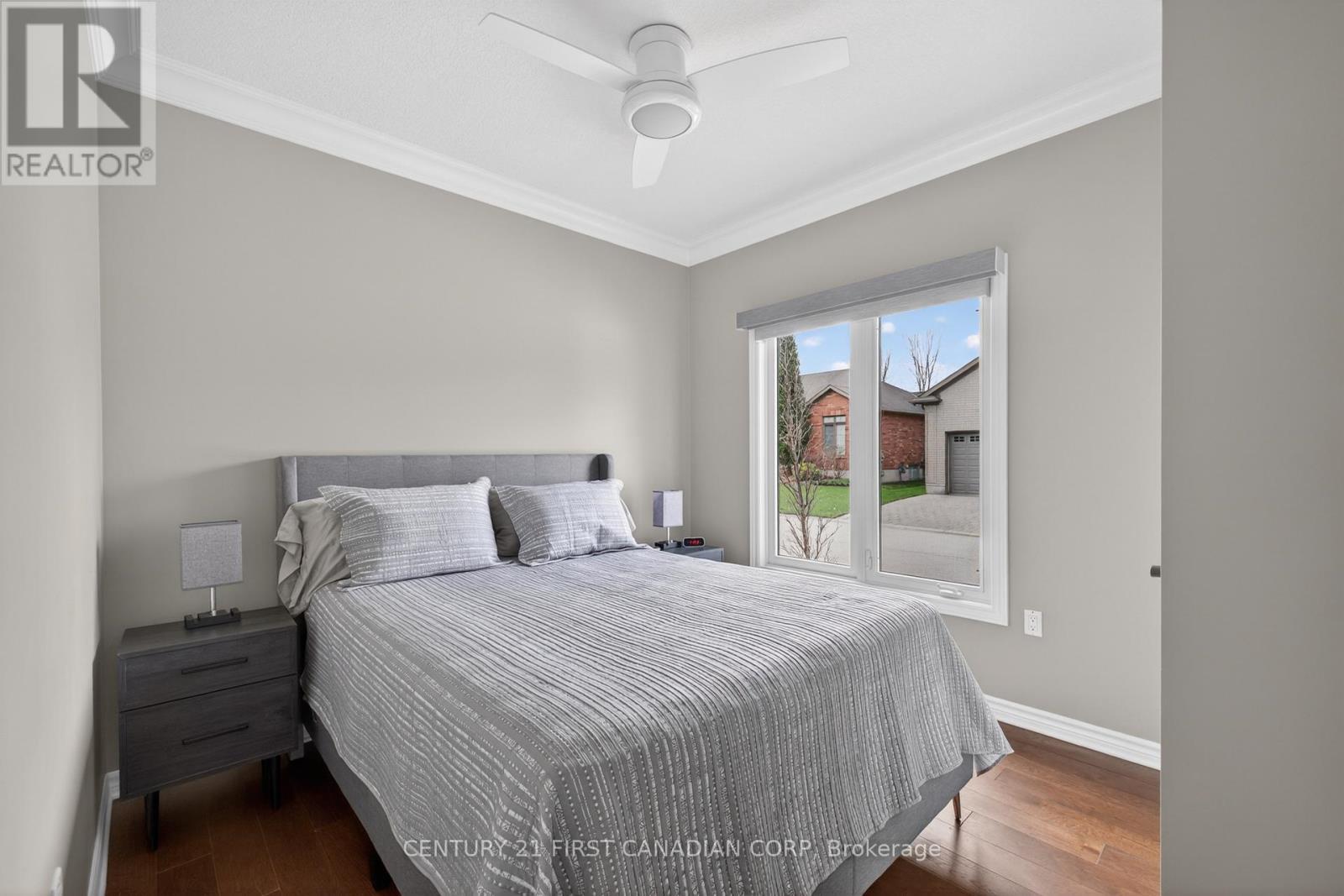 1307 Sandy Somerville Drive, London South (South A), ON - Indoor Photo Showing Bedroom