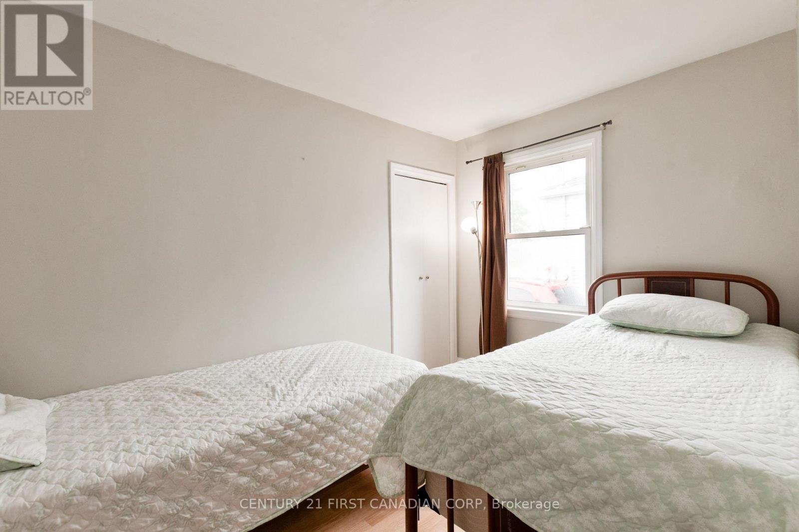 65 First Avenue, St. Thomas, ON - Indoor Photo Showing Bedroom
