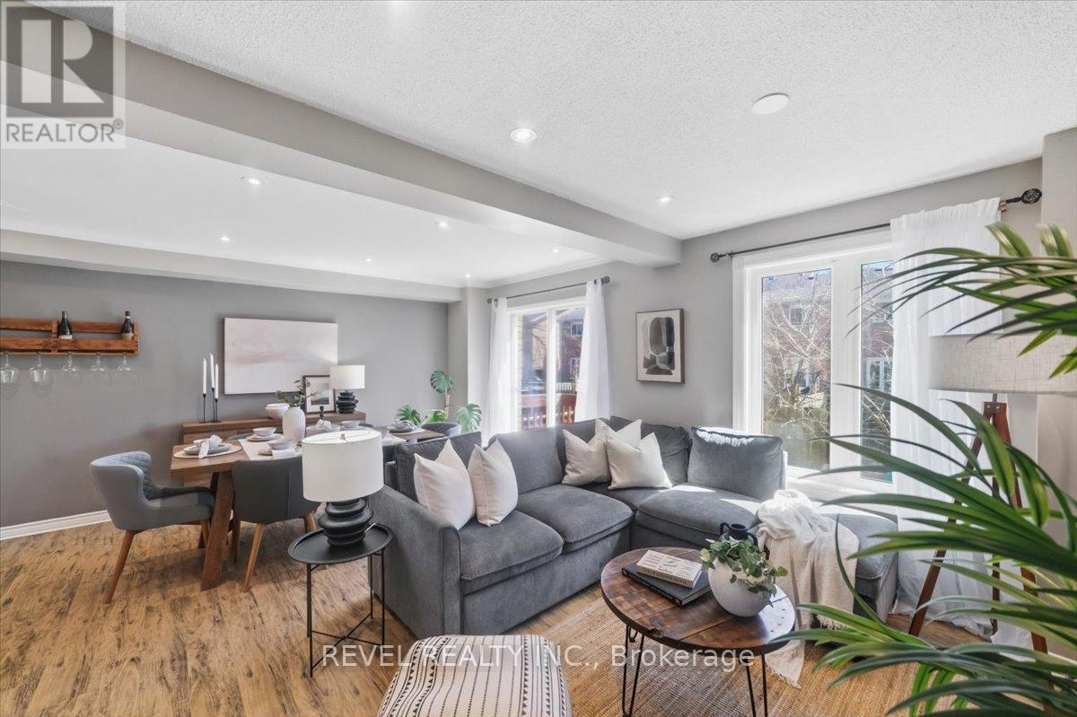 87 Thorp Crescent, Ajax, ON - Indoor Photo Showing Living Room