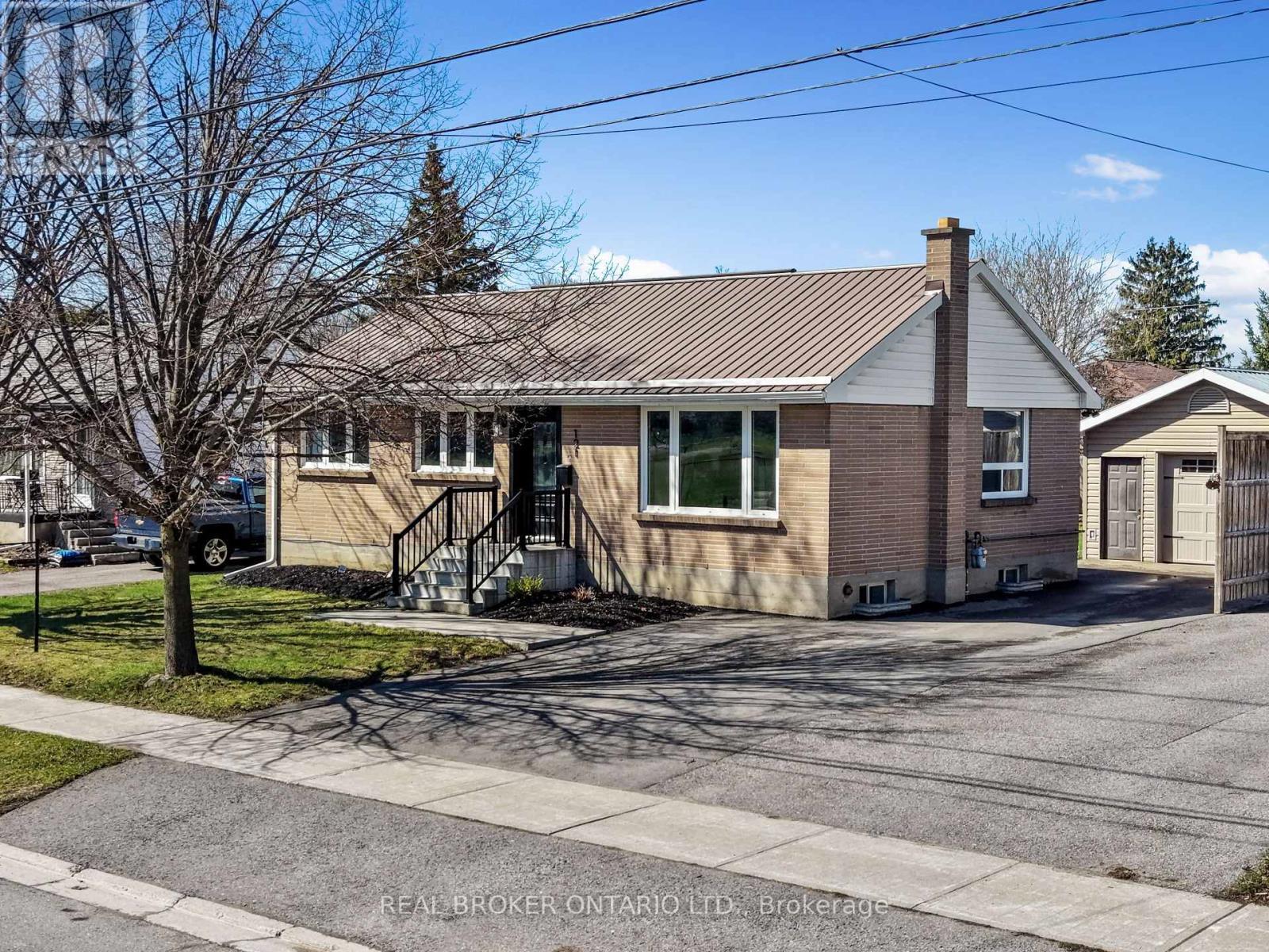 121 Goodfellow Road E, Peterborough, ON - Outdoor