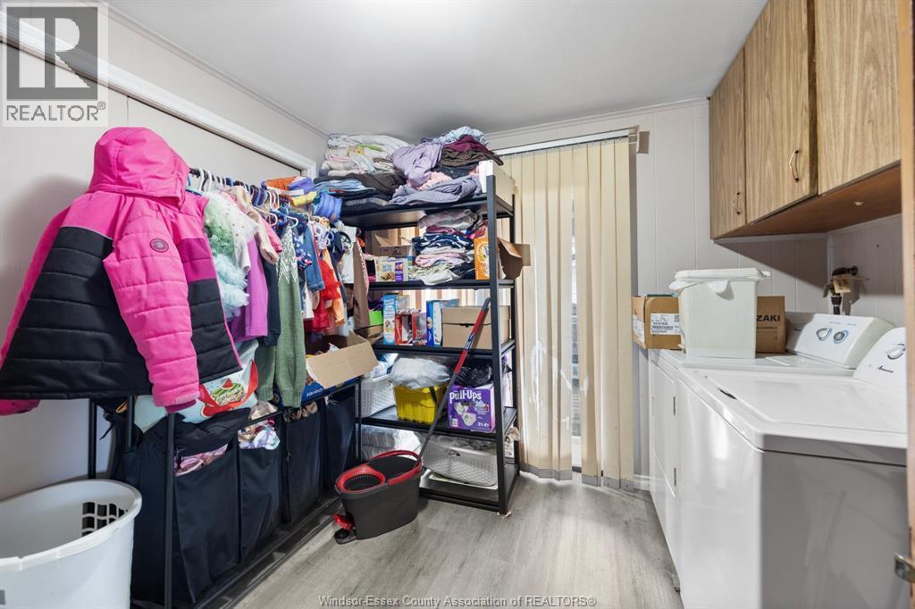 1361 Albert, Windsor, ON - Indoor Photo Showing Laundry Room