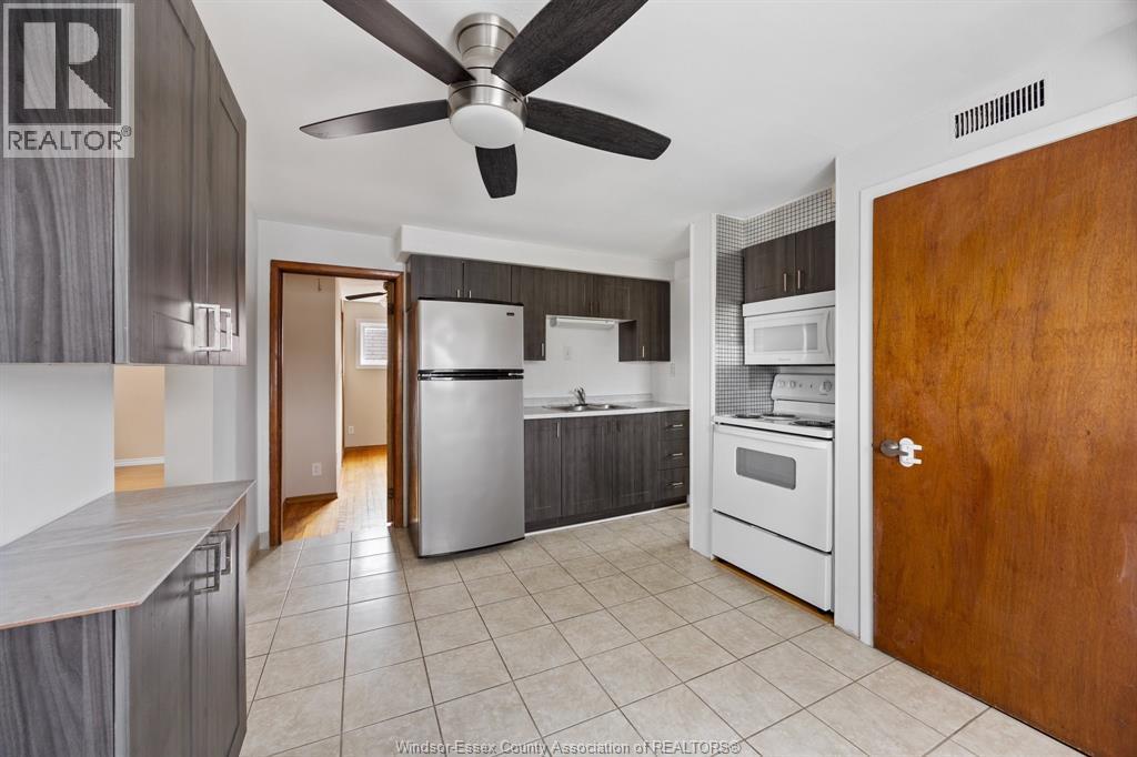 1361 Albert, Windsor, ON - Indoor Photo Showing Kitchen
