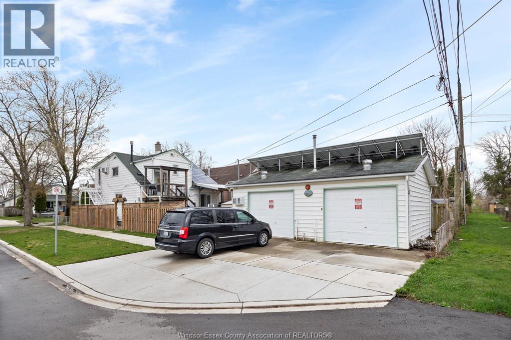 1361 Albert, Windsor, ON - Outdoor