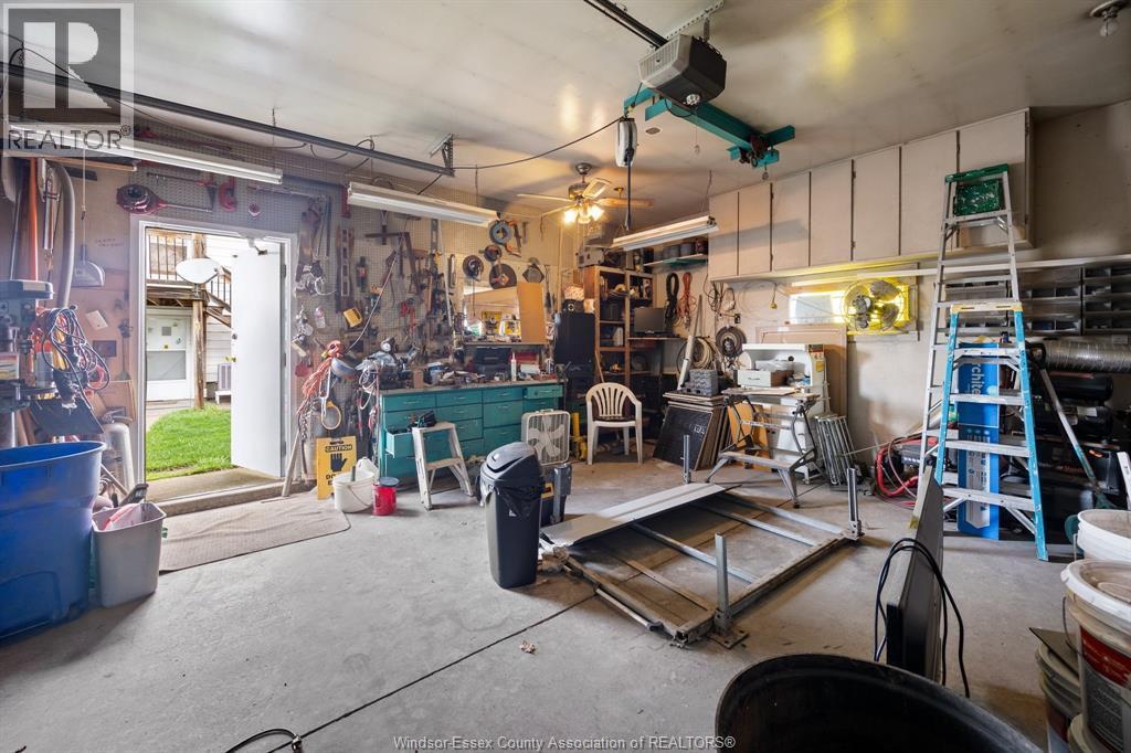 1361 Albert, Windsor, ON - Indoor Photo Showing Garage