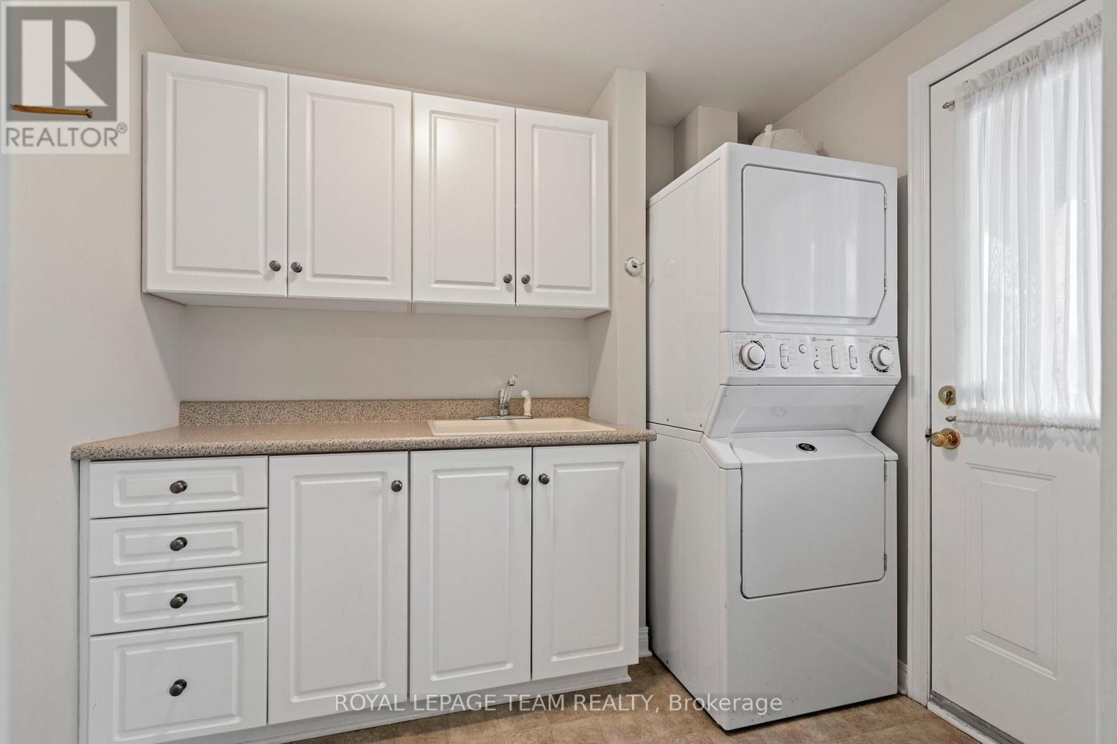 Main level laundry room - 173 West Village Private, Ottawa, ON - Indoor Photo Showing Laundry Room
