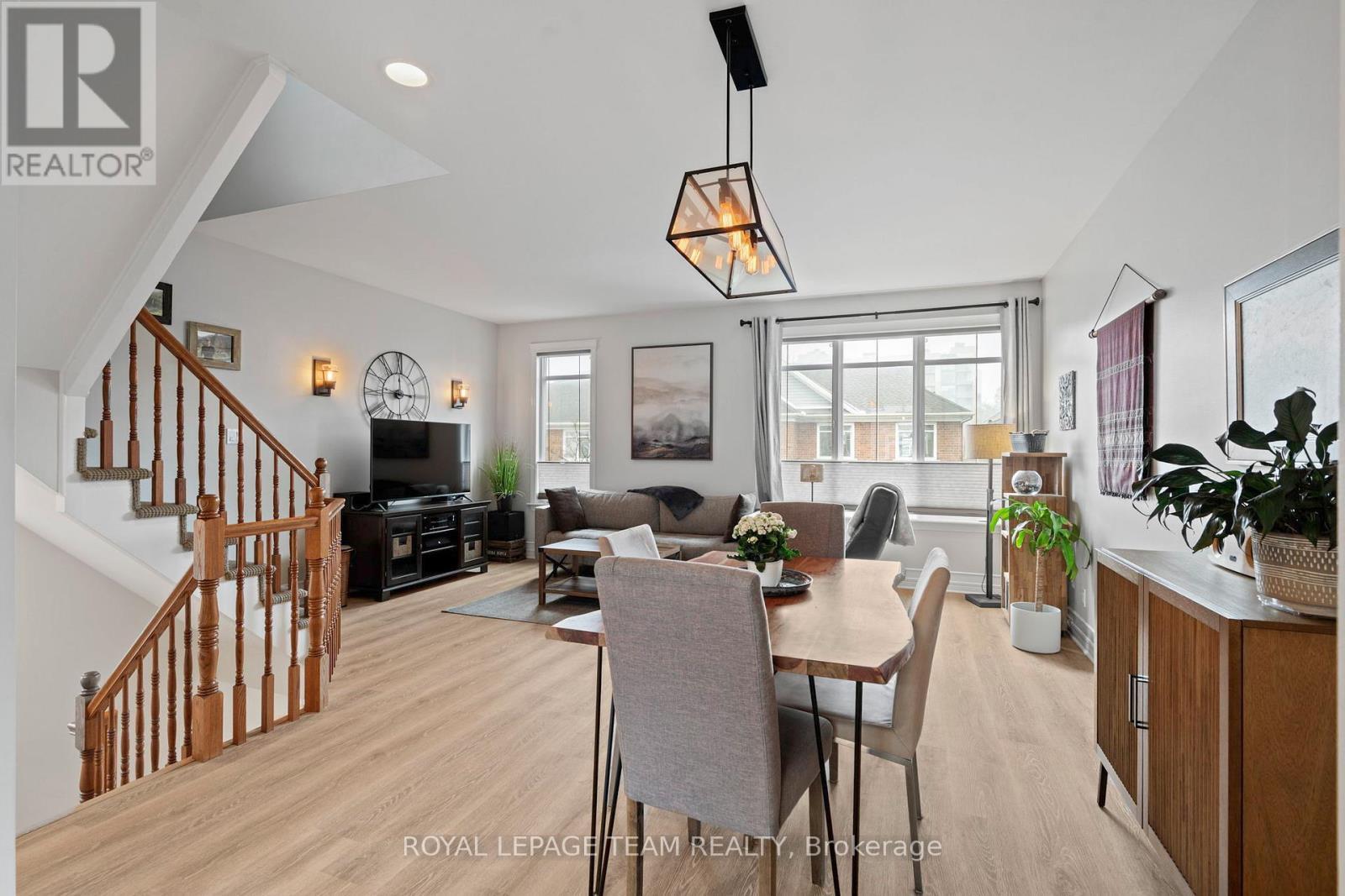 Bright & Open Concept Living/Dining Room - 173 West Village Private, Ottawa, ON - Indoor Photo Showing Dining Room