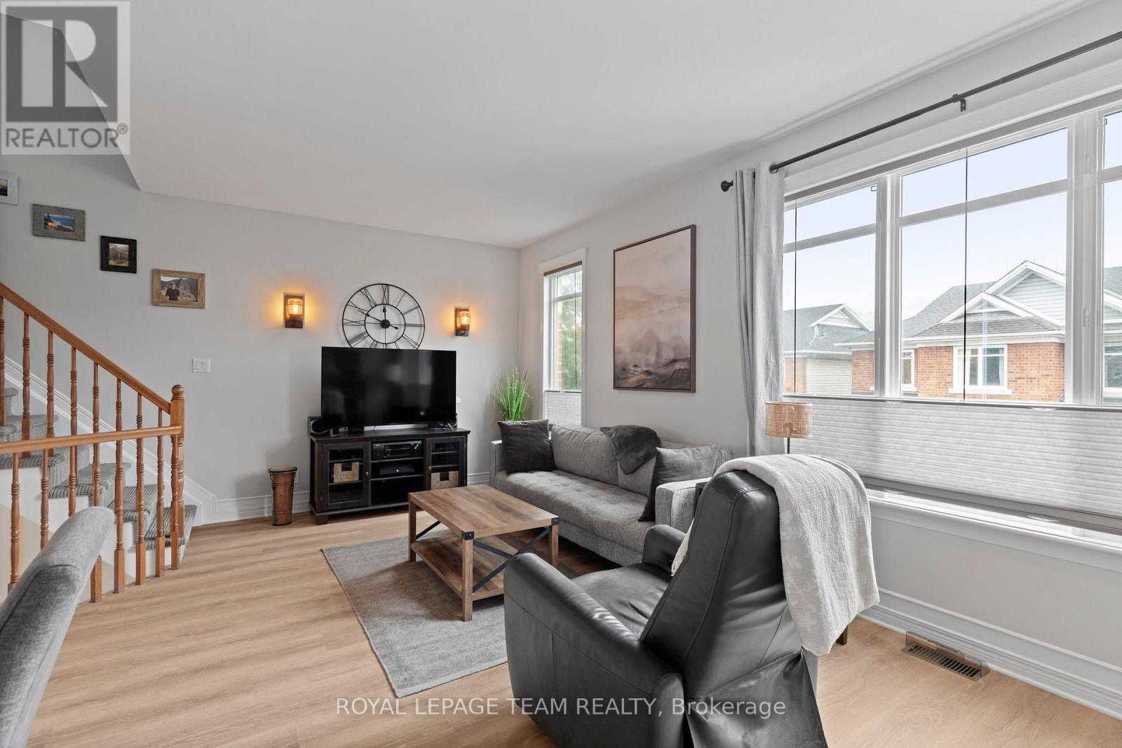 Bright & Open Concept Living/Dining Room - 173 West Village Private, Ottawa, ON - Indoor Photo Showing Living Room