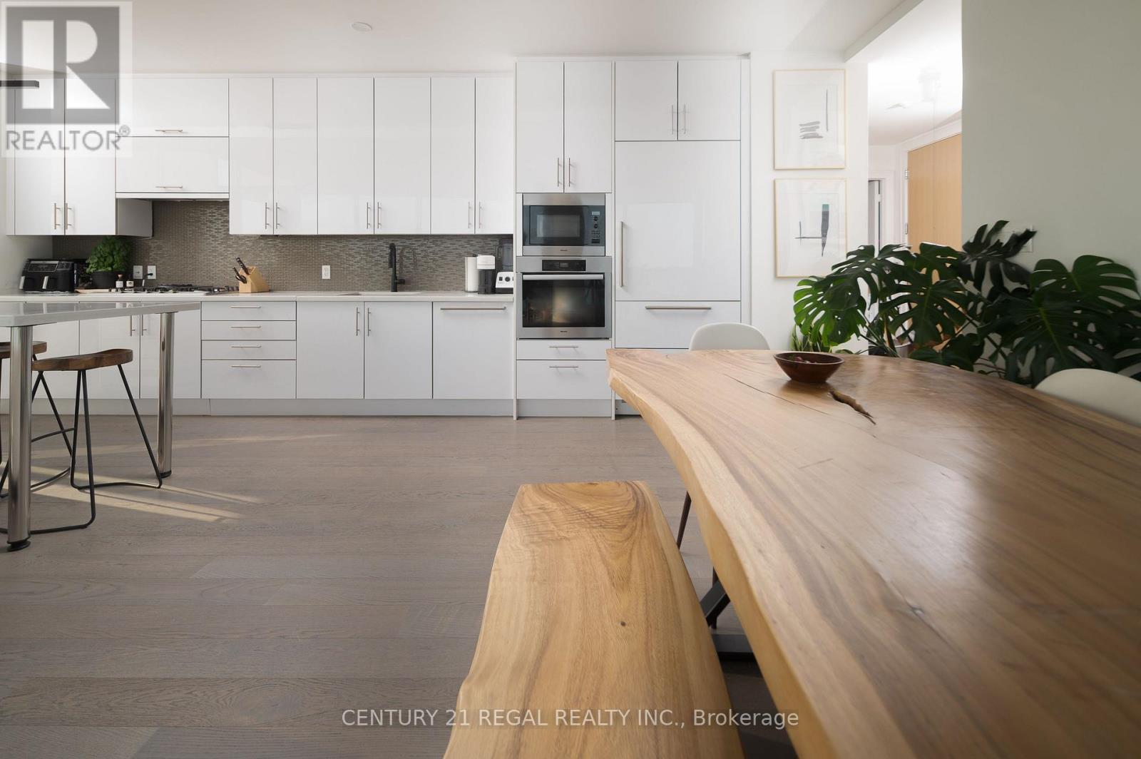 1014 - 29 Queens Quay E, Toronto, ON - Indoor