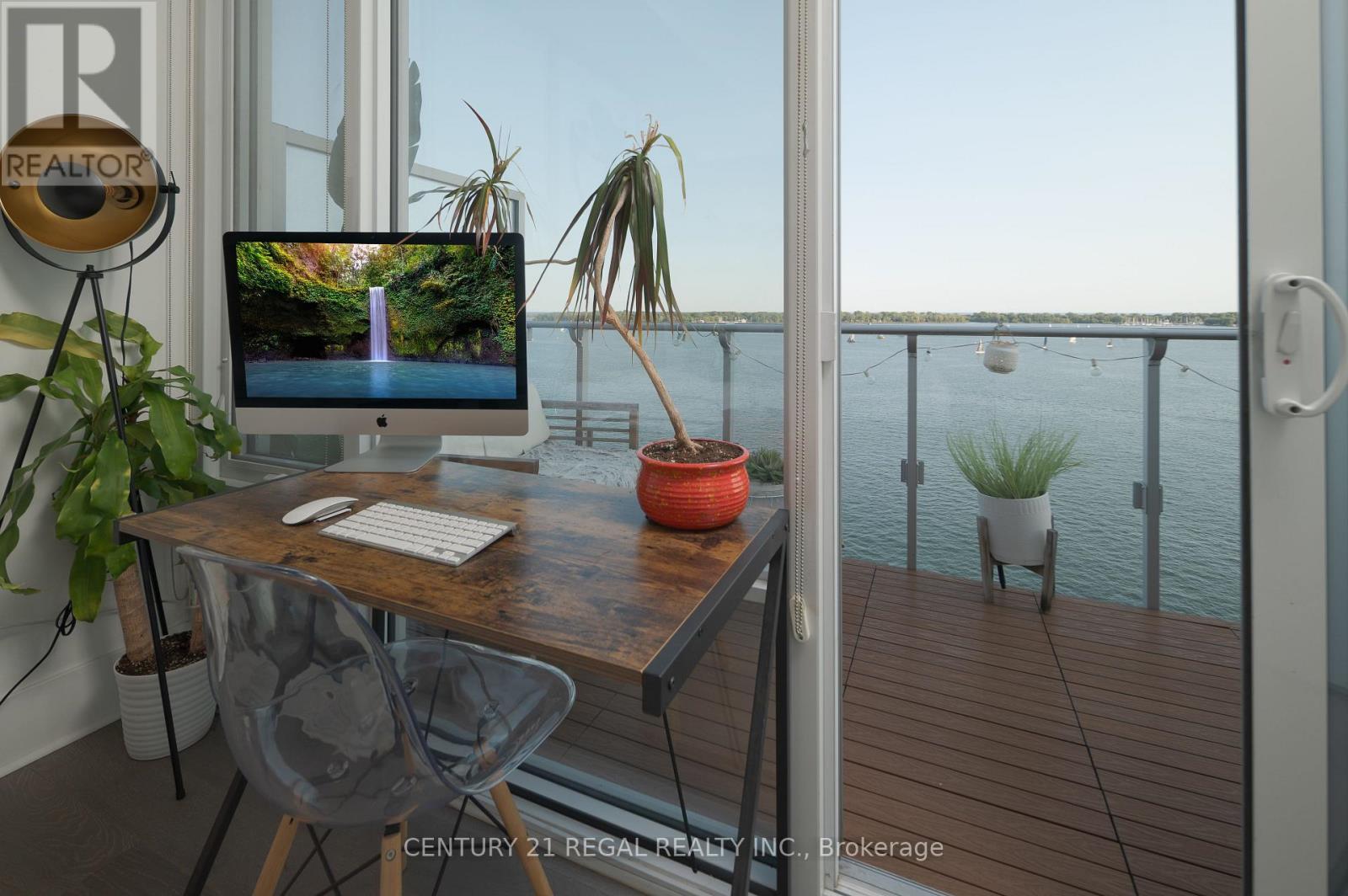 1014 - 29 Queens Quay E, Toronto, ON - Indoor