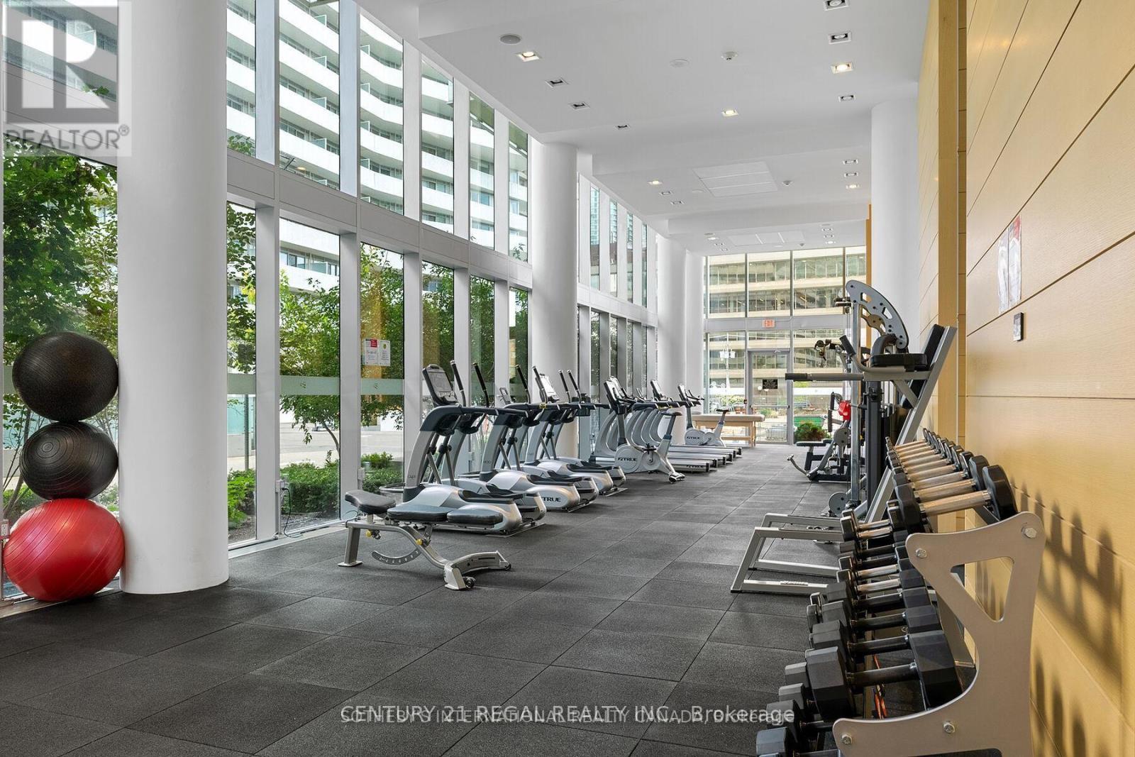 1014 - 29 Queens Quay E, Toronto, ON - Indoor Photo Showing Gym Room
