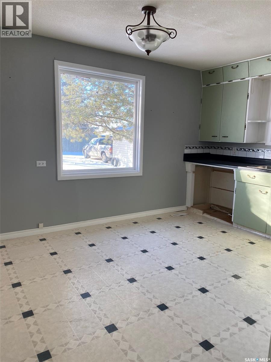 117 Prospect Avenue, Oxbow, SK - Indoor Photo Showing Other Room