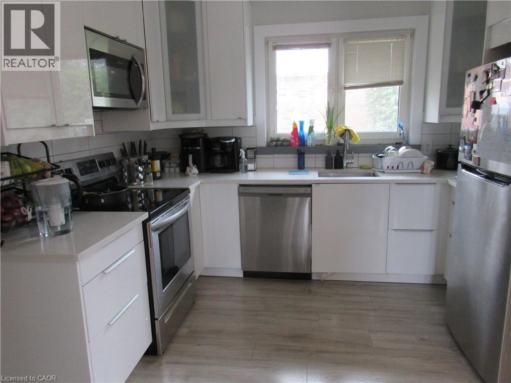 75 Richwill Road Unit# 1, Hamilton, ON - Indoor Photo Showing Kitchen With Stainless Steel Kitchen With Double Sink