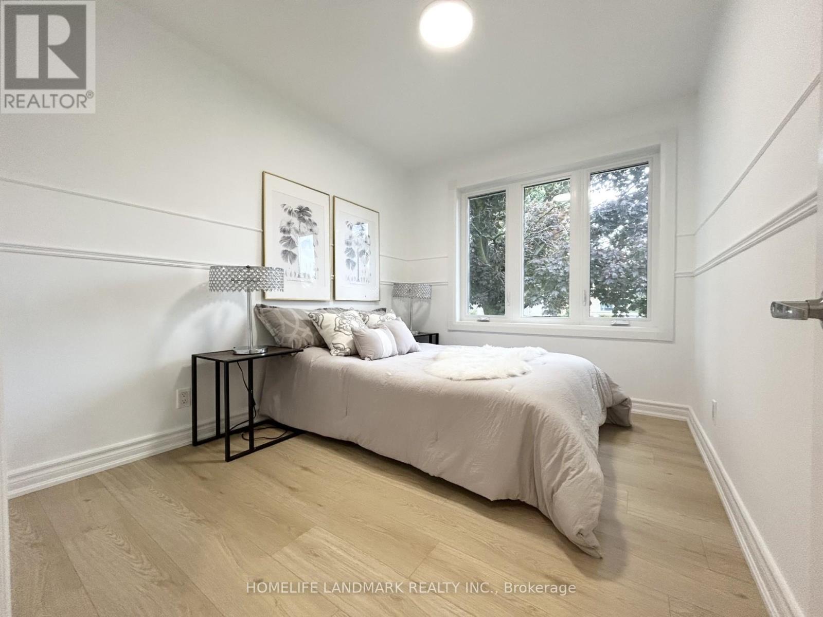 323 Elmwood Avenue, Richmond Hill, ON - Indoor Photo Showing Bedroom