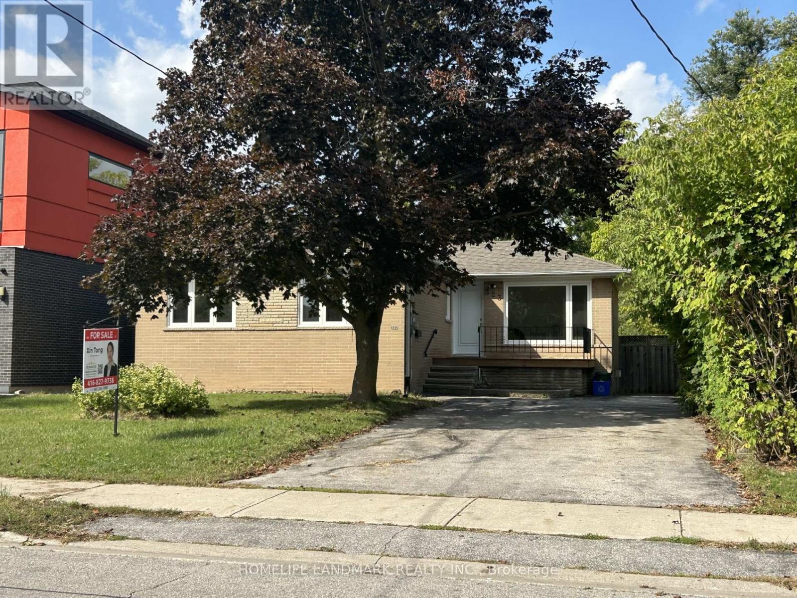 323 Elmwood Avenue, Richmond Hill, ON - Outdoor