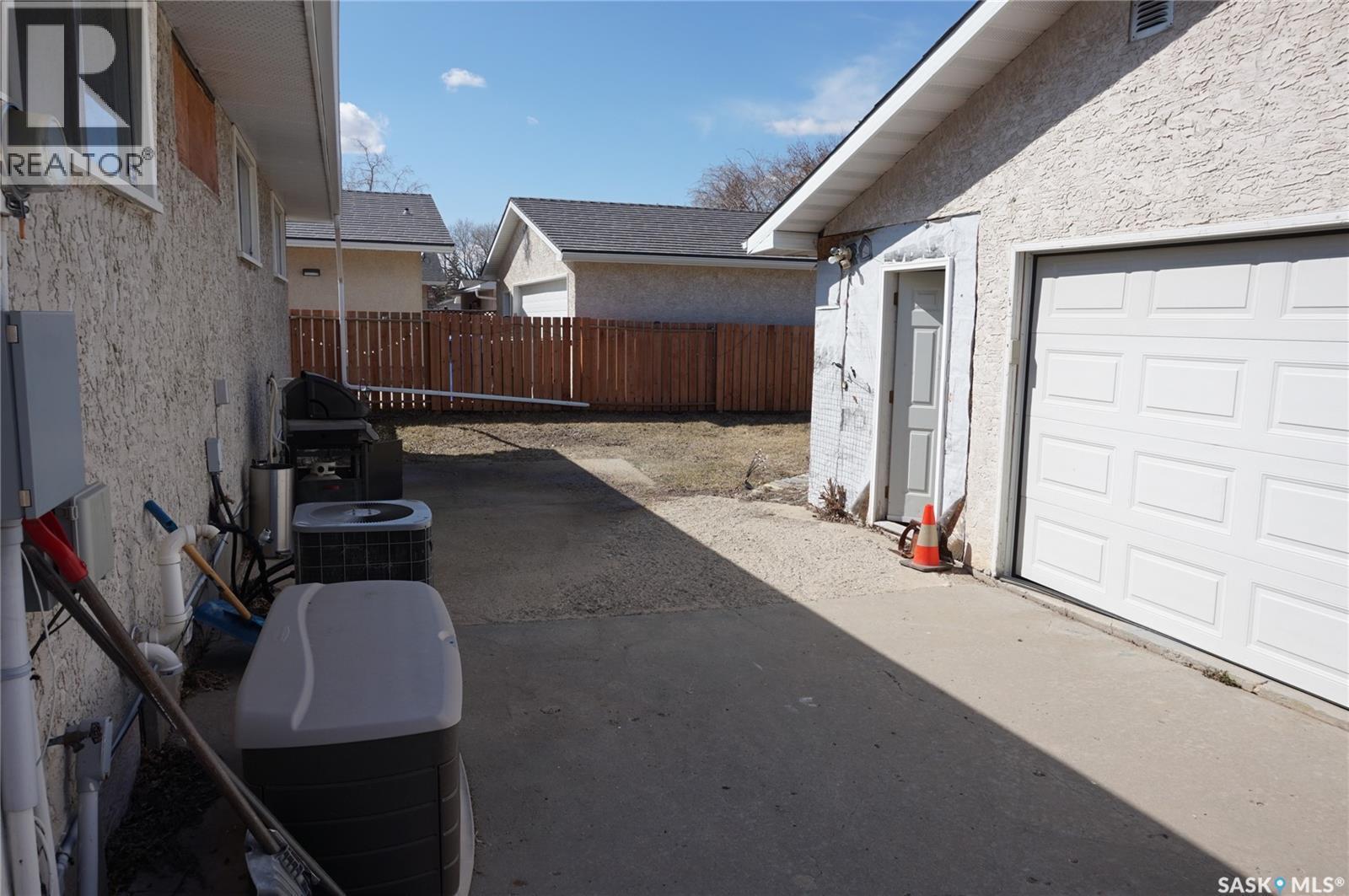 91 Plant Crescent, Regina, SK - Outdoor With Exterior