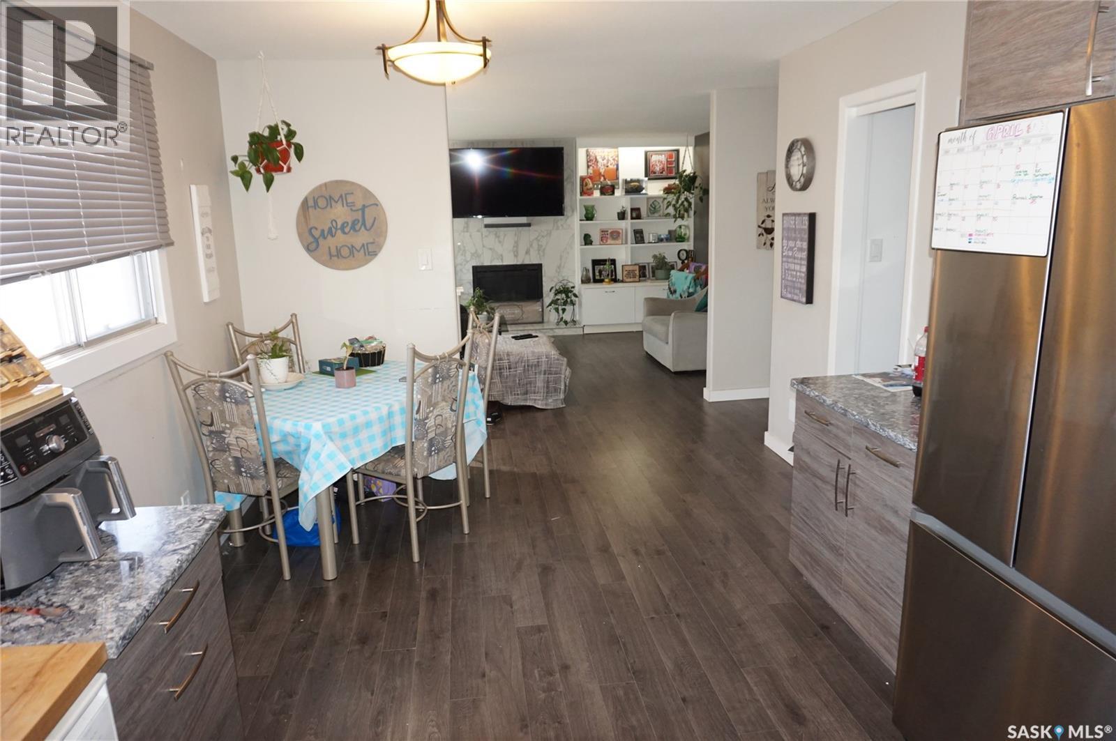 91 Plant Crescent, Regina, SK - Indoor Photo Showing Dining Room