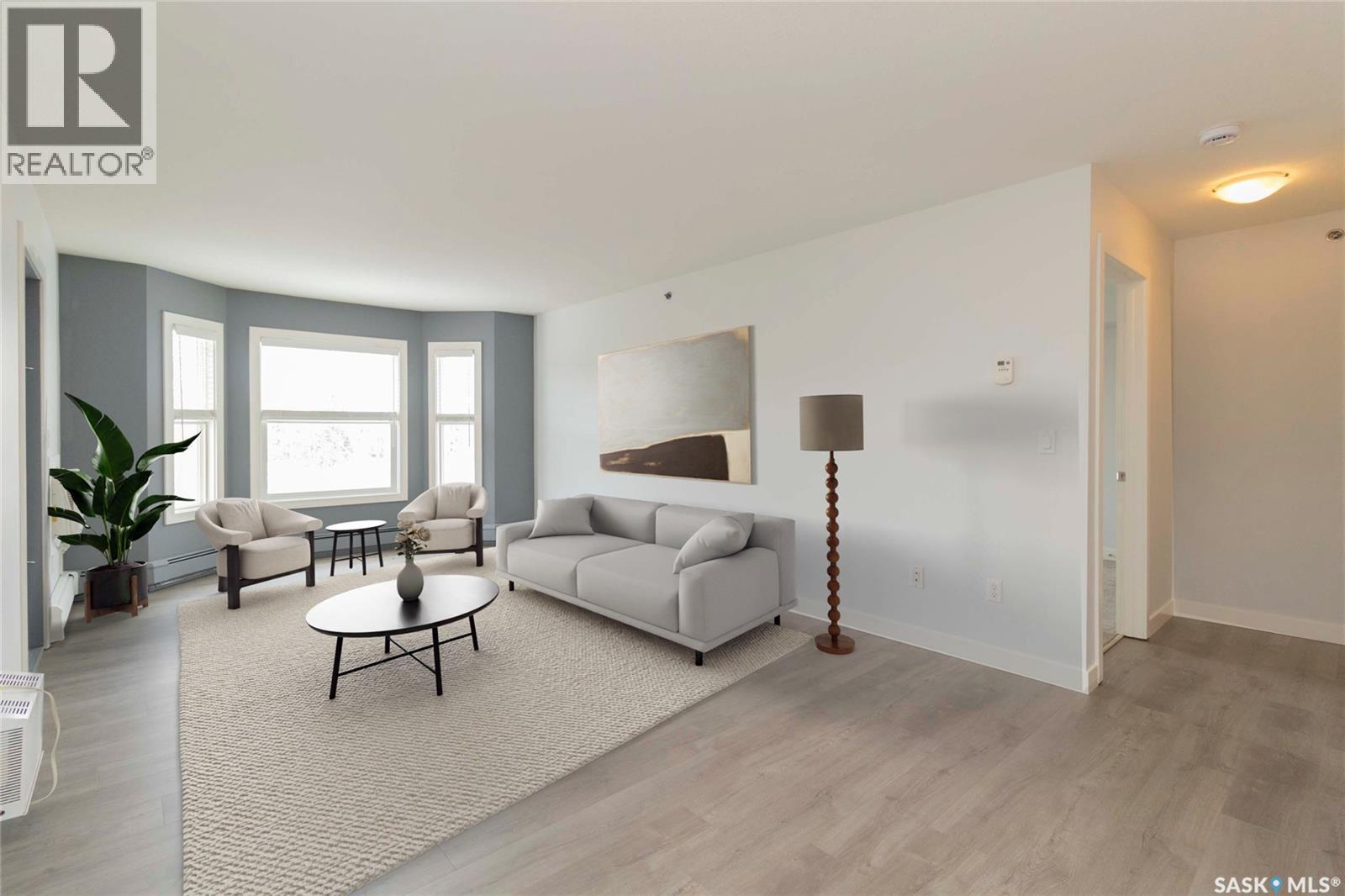 307A 415 Hunter Road, Saskatoon, SK - Indoor Photo Showing Living Room