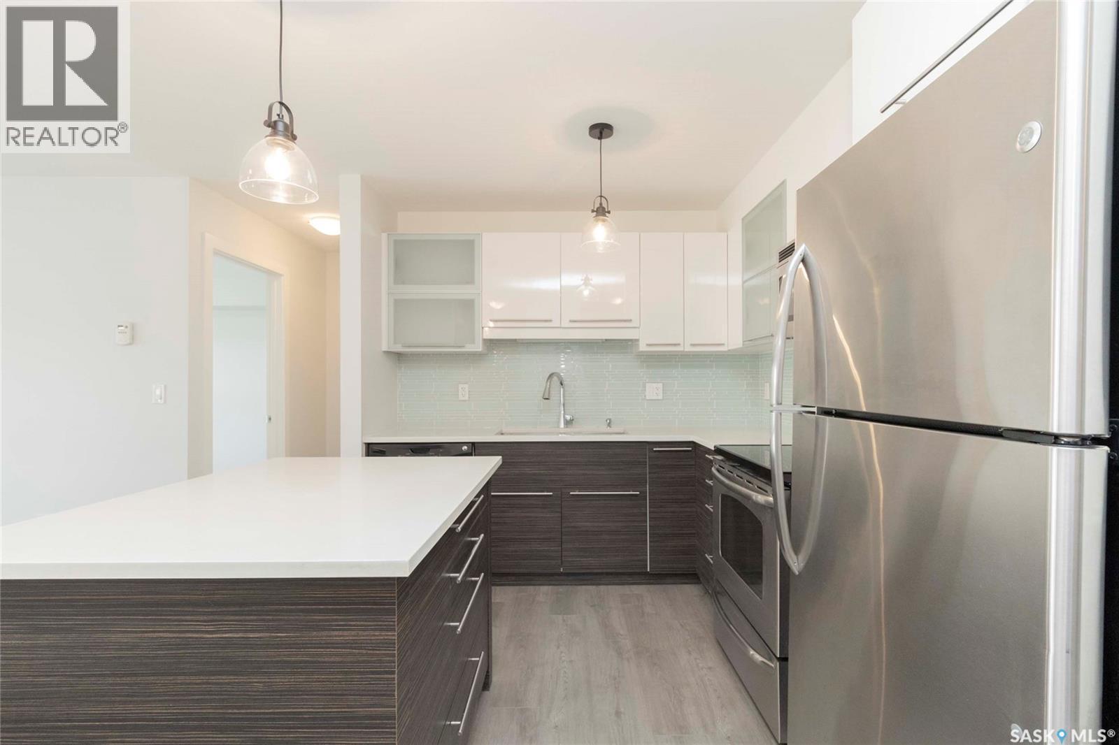 307A 415 Hunter Road, Saskatoon, SK - Indoor Photo Showing Kitchen With Stainless Steel Kitchen With Upgraded Kitchen