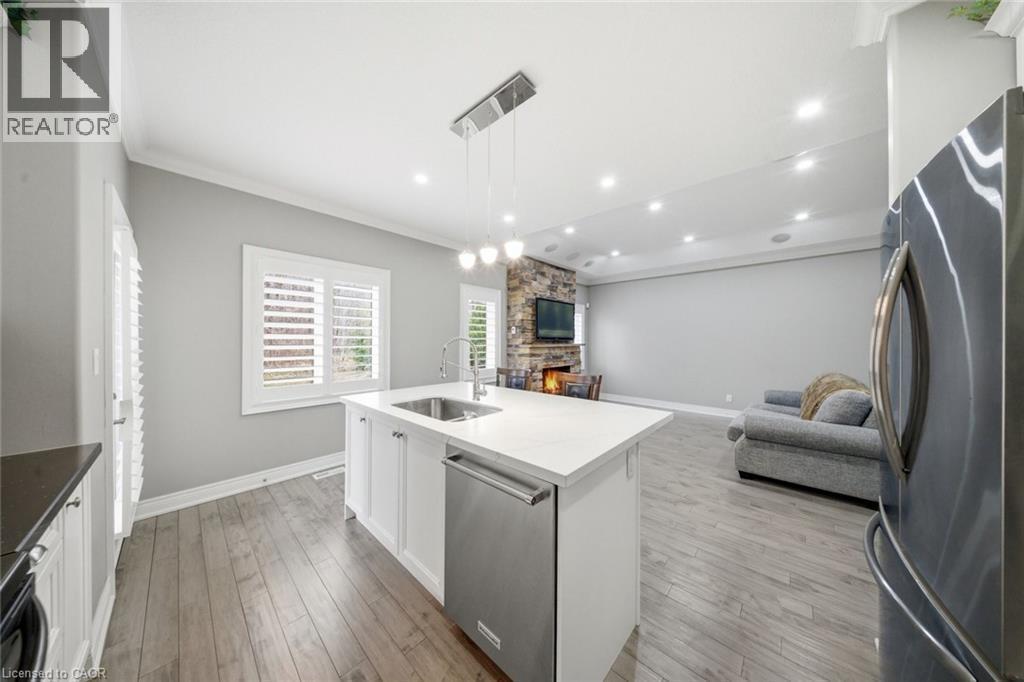 Open concept kitchen - 194 Donly Drive S Unit# 12, Simcoe, ON - Indoor Photo Showing Kitchen