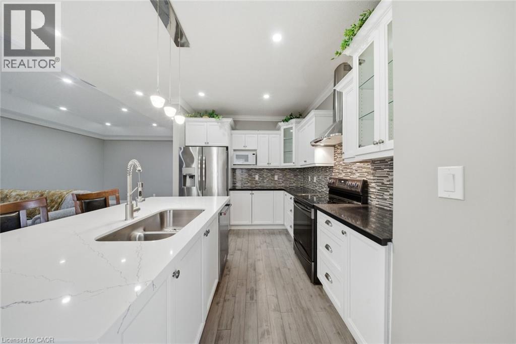 194 Donly Drive S Unit# 12, Simcoe, ON - Indoor Photo Showing Kitchen With Double Sink With Upgraded Kitchen
