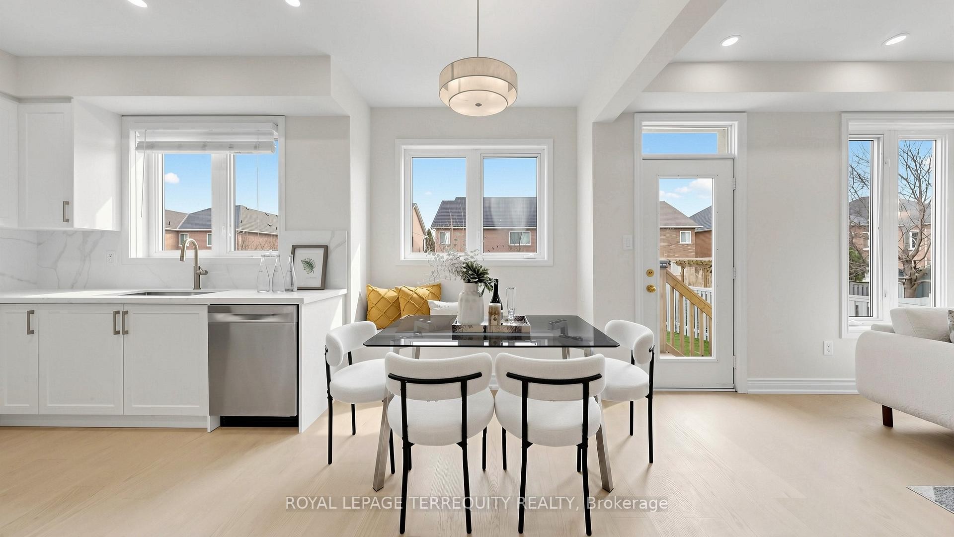 7146 Baskerville Run, Mississauga, ON - Indoor