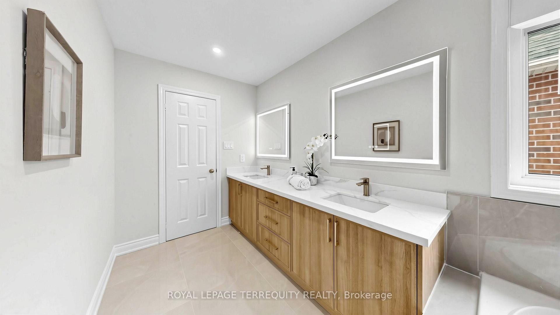 7146 Baskerville Run, Mississauga, ON - Indoor Photo Showing Bathroom