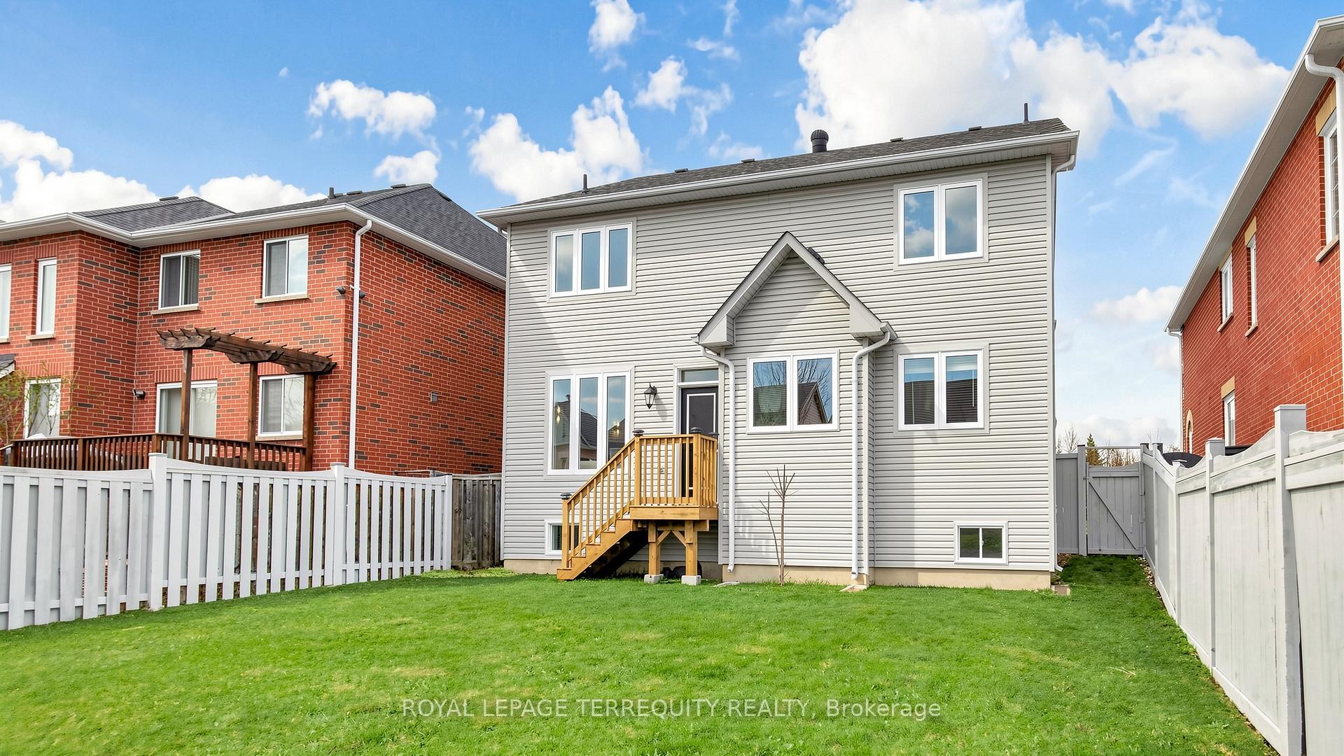 7146 Baskerville Run, Mississauga, ON - Outdoor