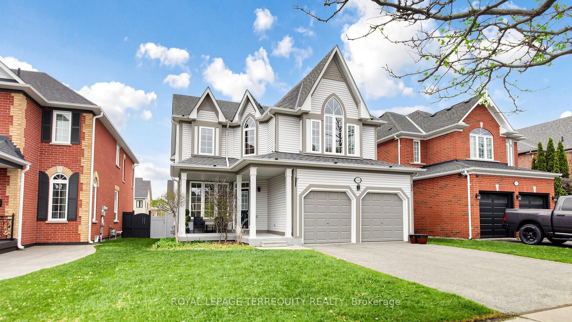 7146 Baskerville Run, Mississauga, ON - Outdoor With Facade