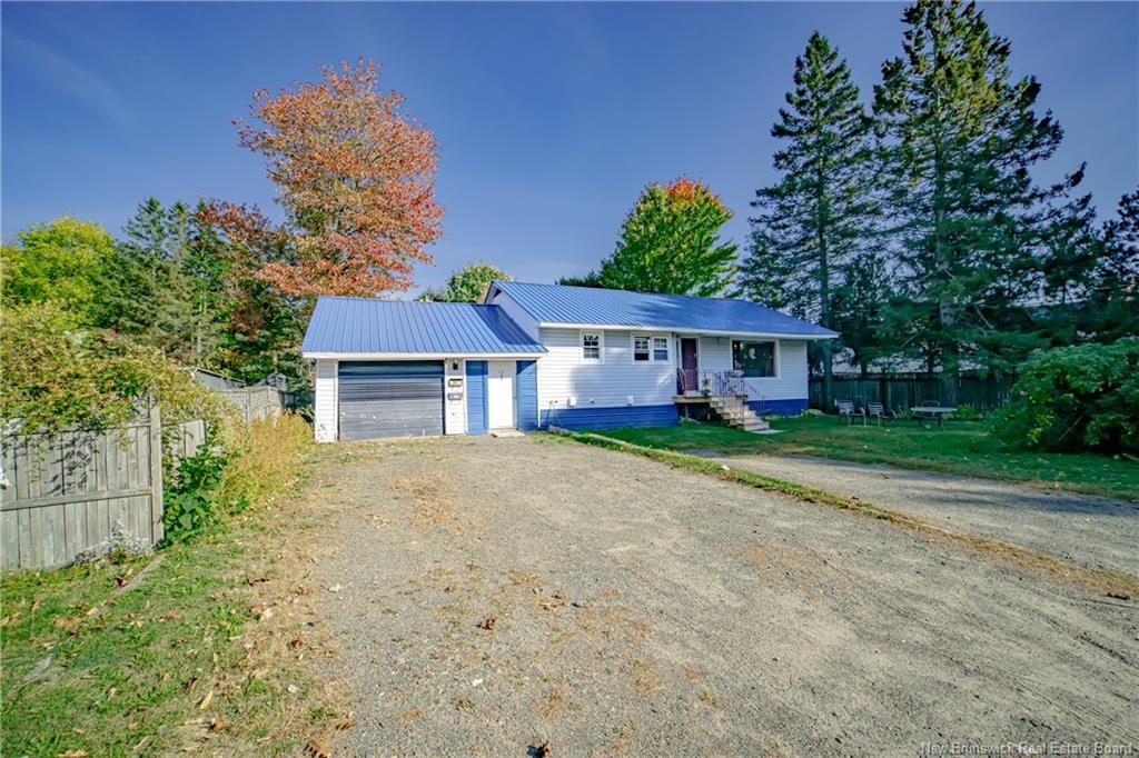 26 Hachey Ave, Fredericton, NB