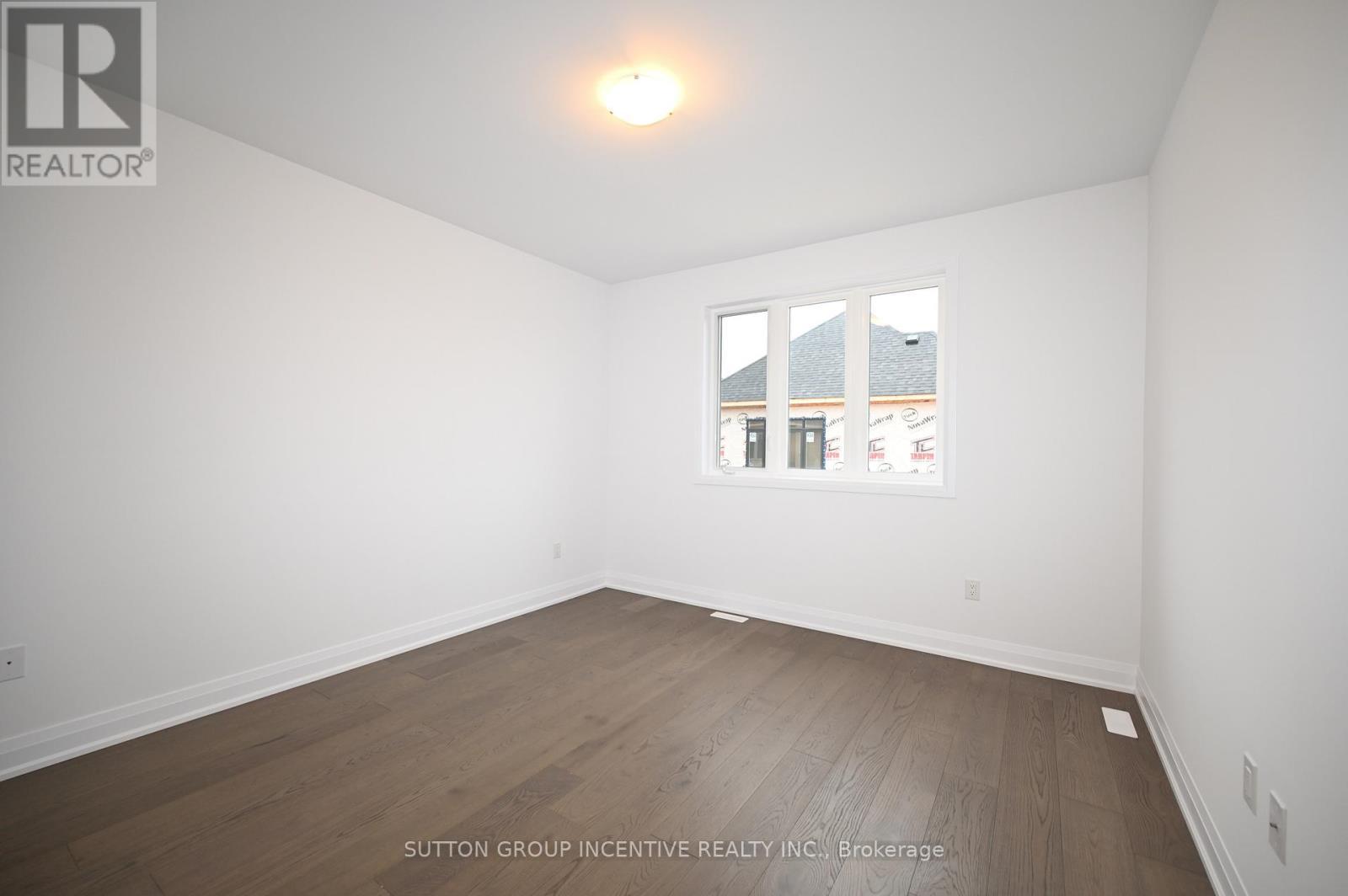 2 - 32 Winery Way, Barrie, ON - Indoor Photo Showing Other Room