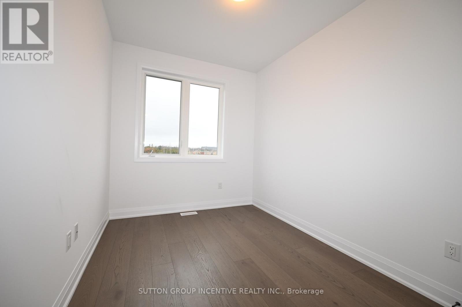 2 - 32 Winery Way, Barrie, ON - Indoor Photo Showing Other Room