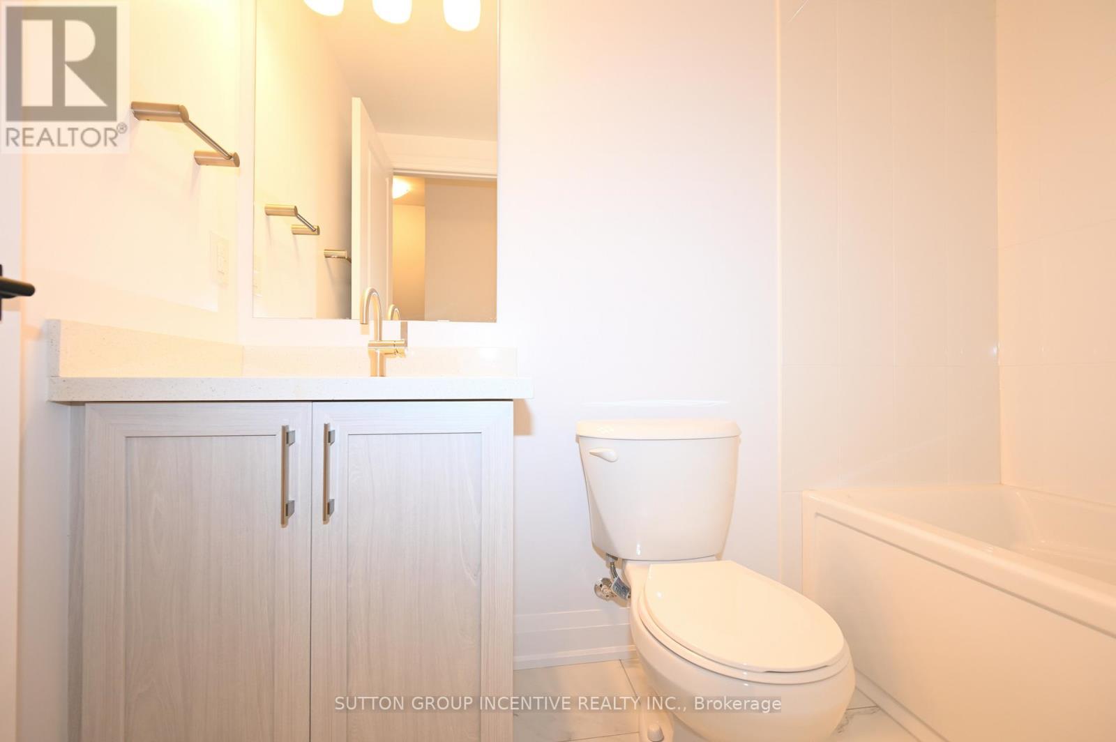 2 - 32 Winery Way, Barrie, ON - Indoor Photo Showing Bathroom