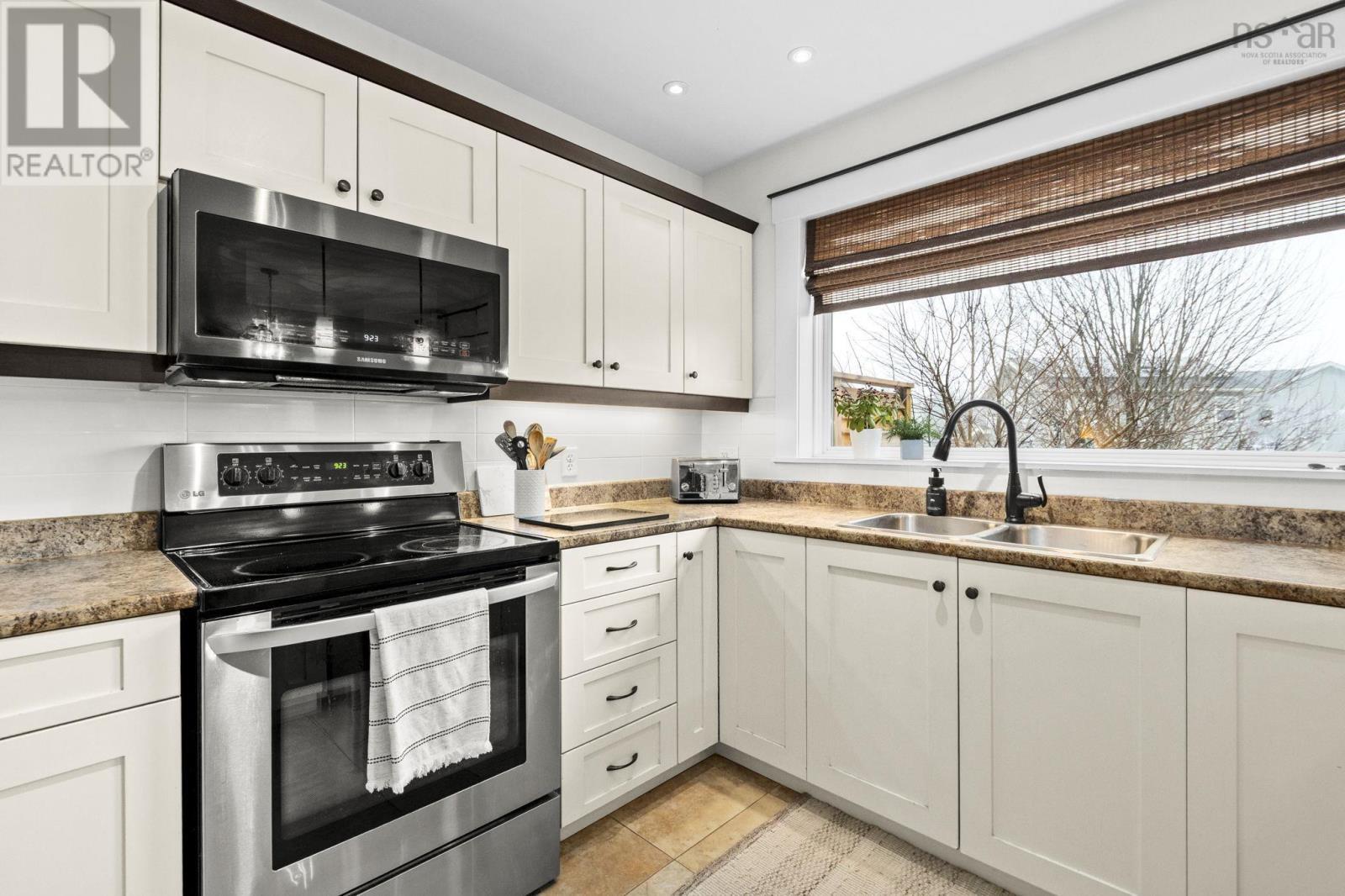 Kitchen - 124 Beachstone Drive, Spryfield, NS - Indoor Photo Showing Kitchen With Double Sink