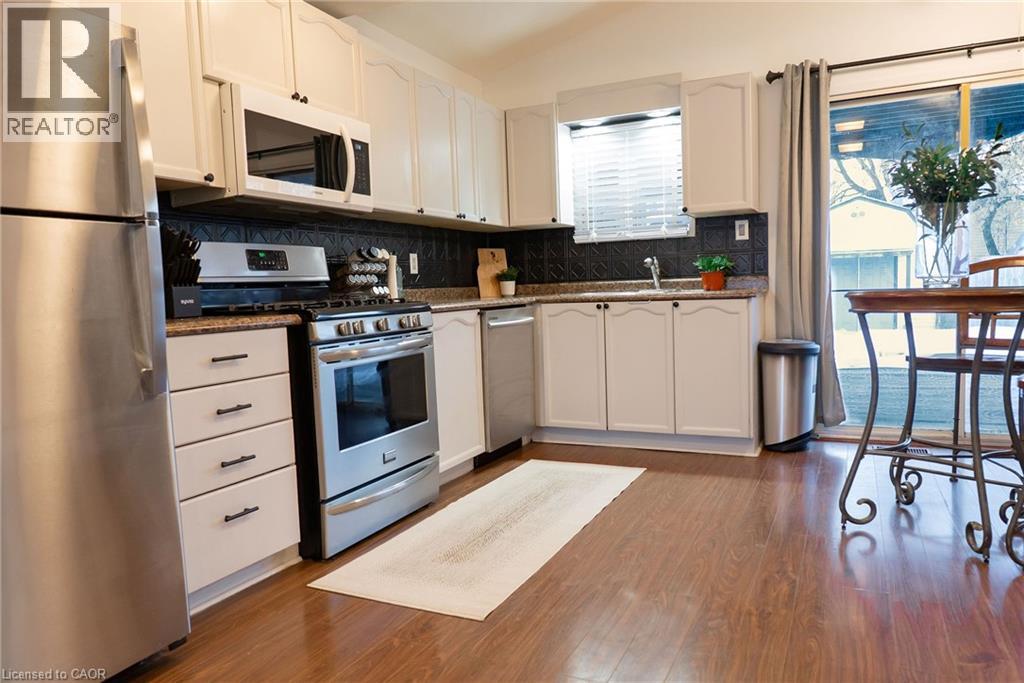 717 Knox Avenue, Hamilton, ON - Indoor Photo Showing Kitchen With Stainless Steel Kitchen