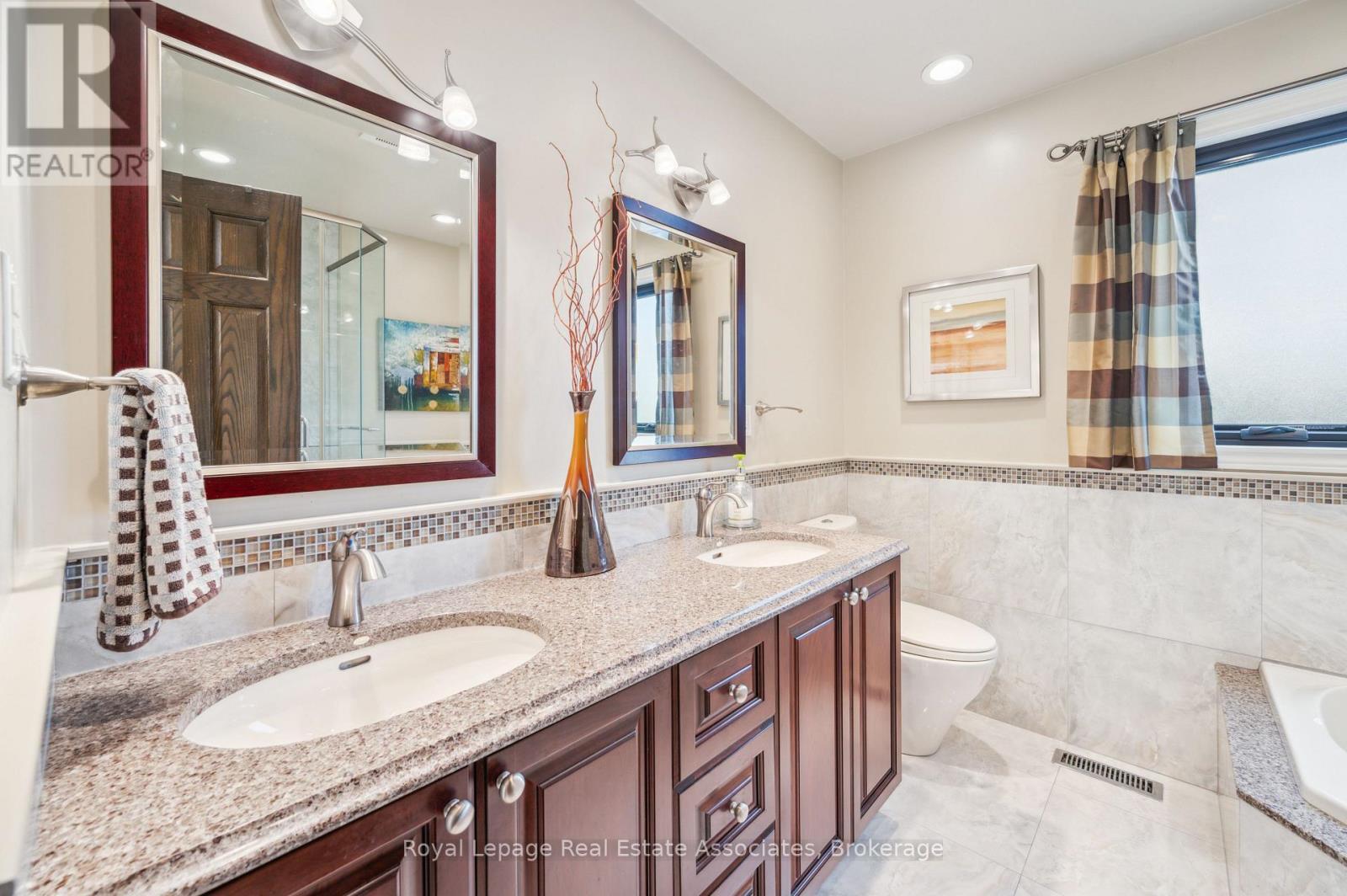 1702 Carrington Road, Mississauga, ON - Indoor Photo Showing Bathroom